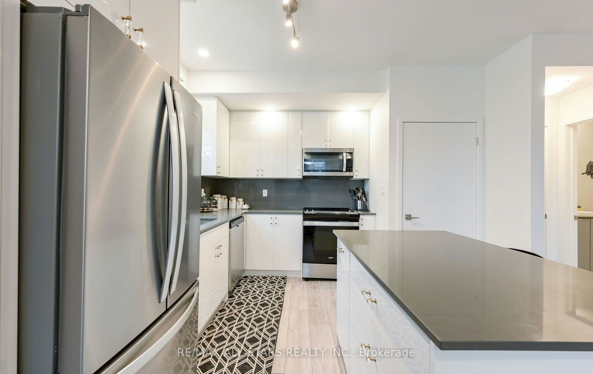 26-26 Lytham Green Circle, Newmarket, ON, L3Y 0H5 - 15