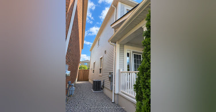 Upper Level, Main & 2nd-212 Armstrong Crescent E, Bradford West Gwillimbury, ON, L3Z 0L4 - 4