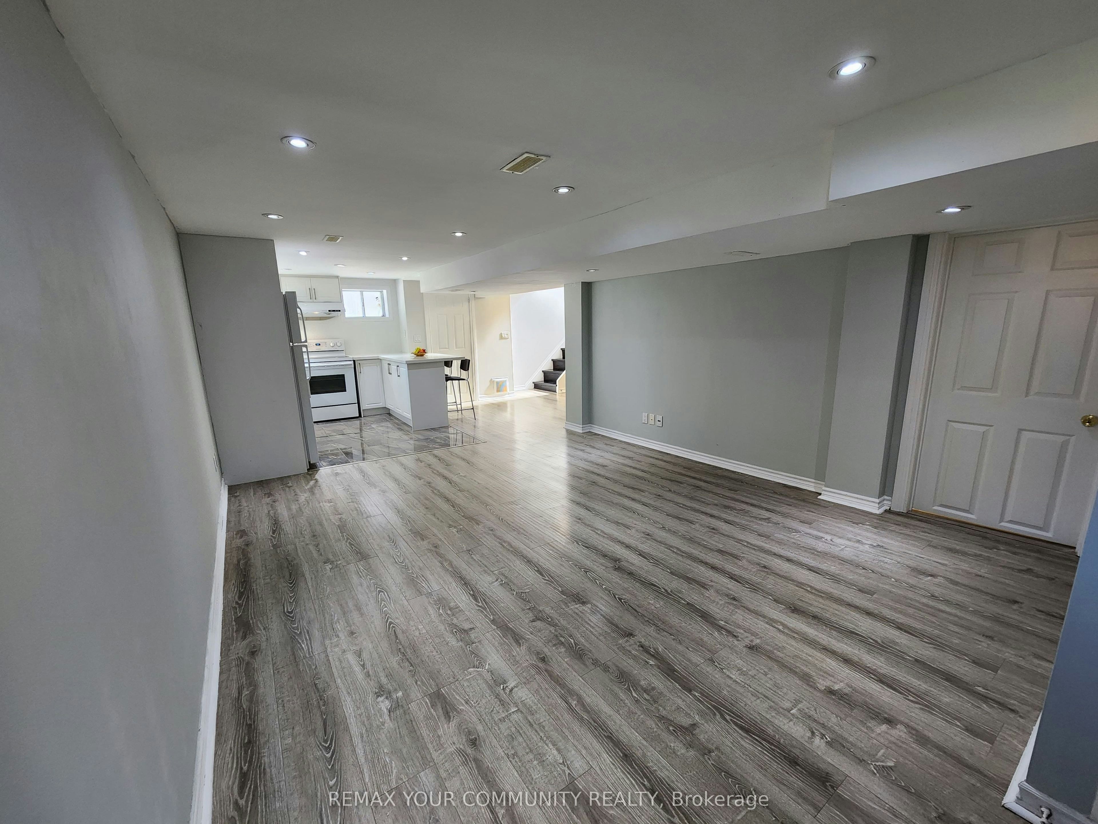 Lower Level-387 Paliser Crescent N, Richmond Hill, ON, L4C 1R5 - 16
