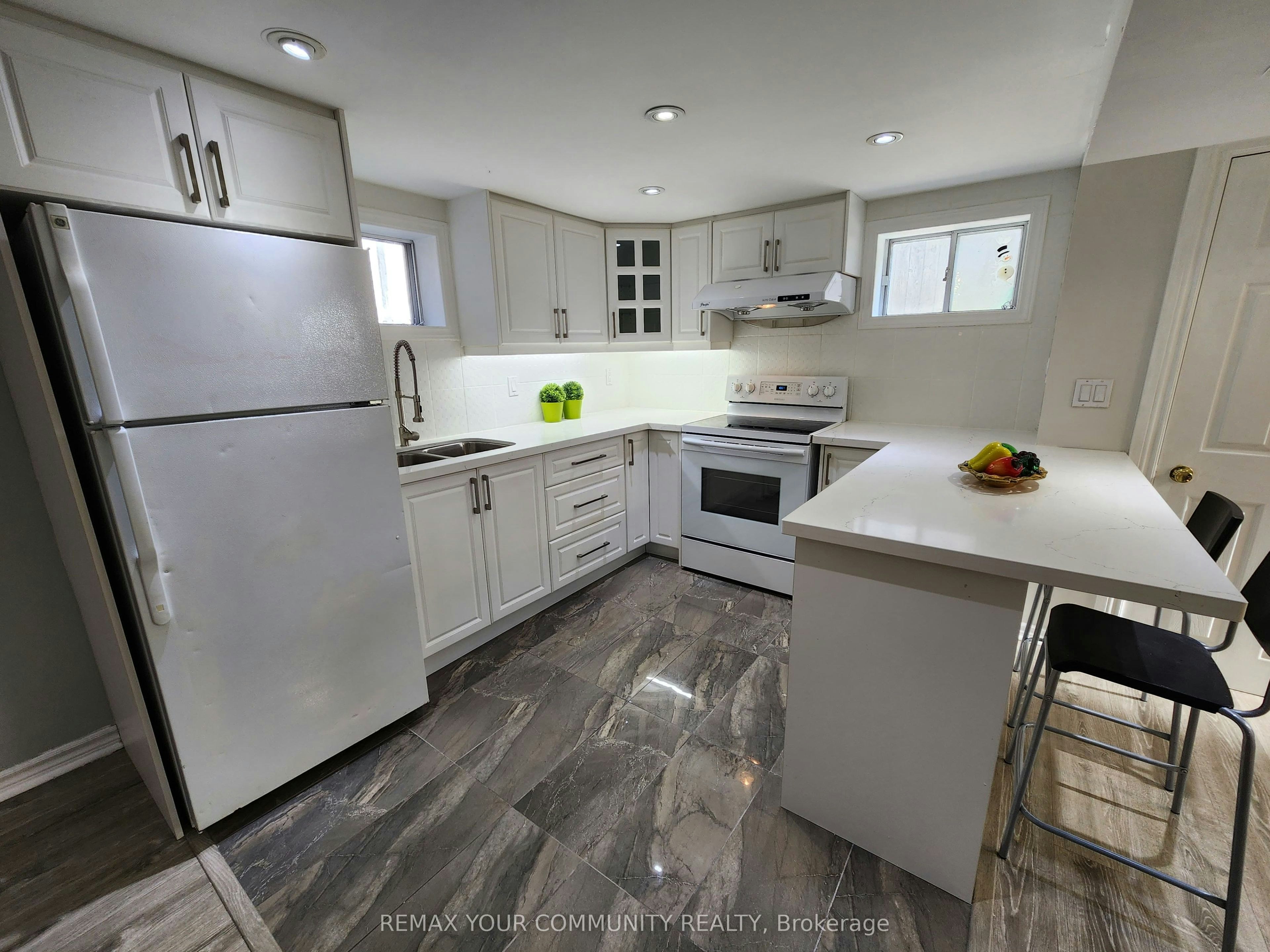 Lower Level-387 Paliser Crescent N, Richmond Hill, ON, L4C 1R5 - 9