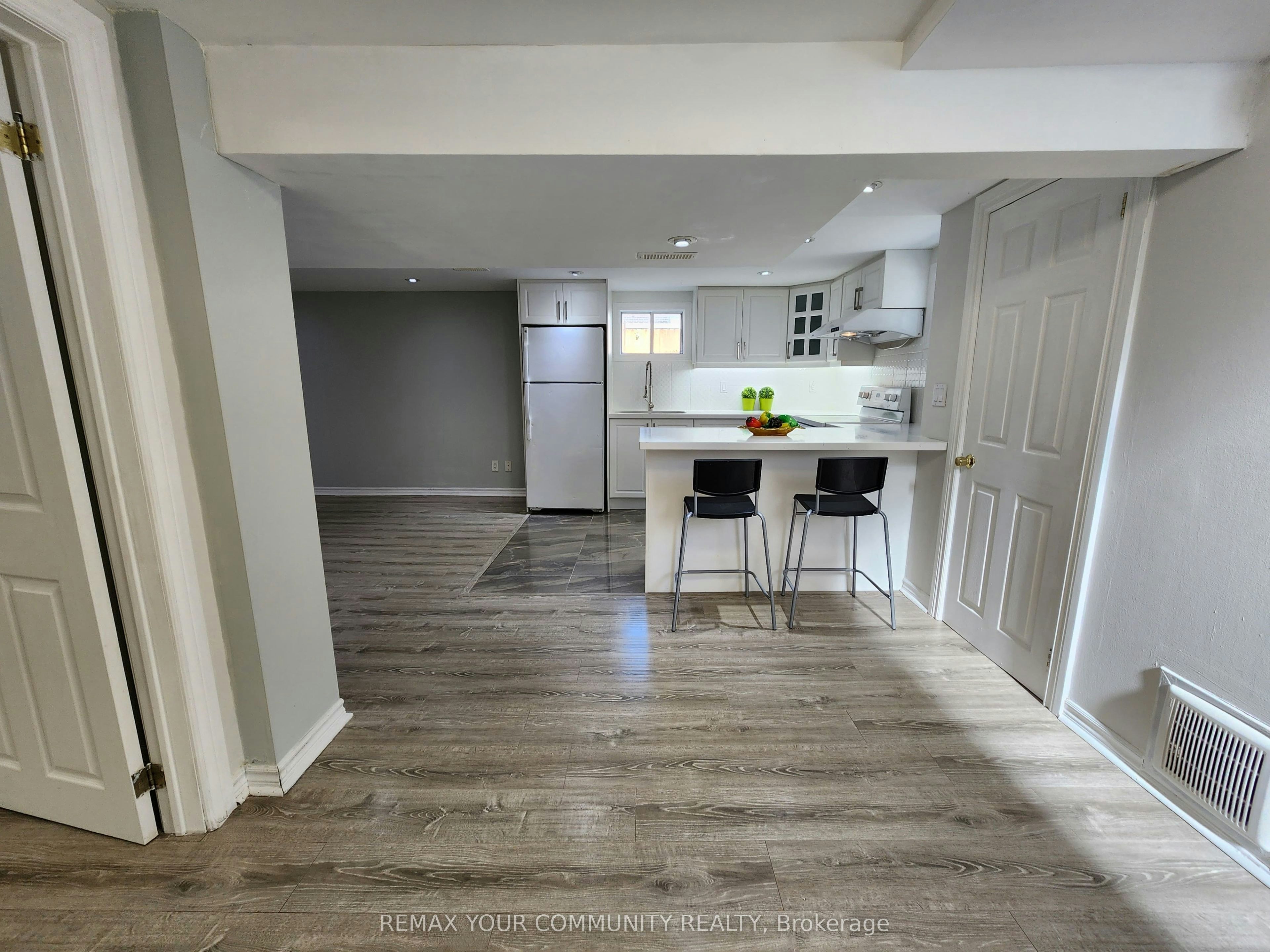 Lower Level-387 Paliser Crescent N, Richmond Hill, ON, L4C 1R5 - 4