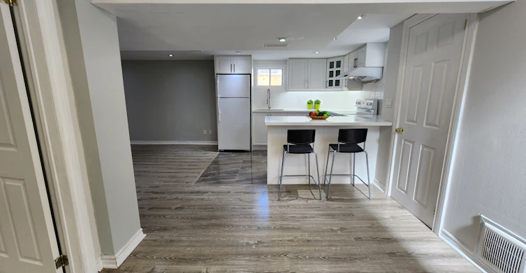 Lower Level-387 Paliser Crescent N, Richmond Hill, ON, L4C 1R5 - 4
