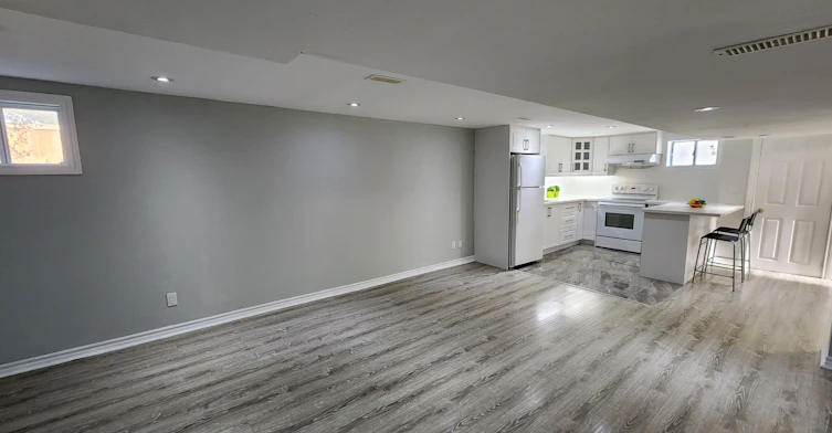 Lower Level-387 Paliser Crescent N, Richmond Hill, ON, L4C 1R5 - 11