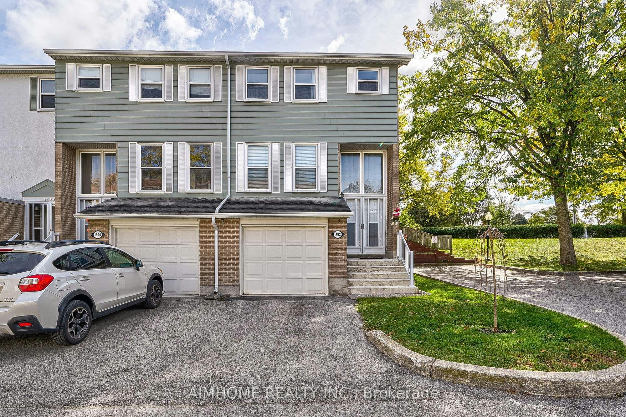 1692 John Street, Markham, ON, L3T 1Y9