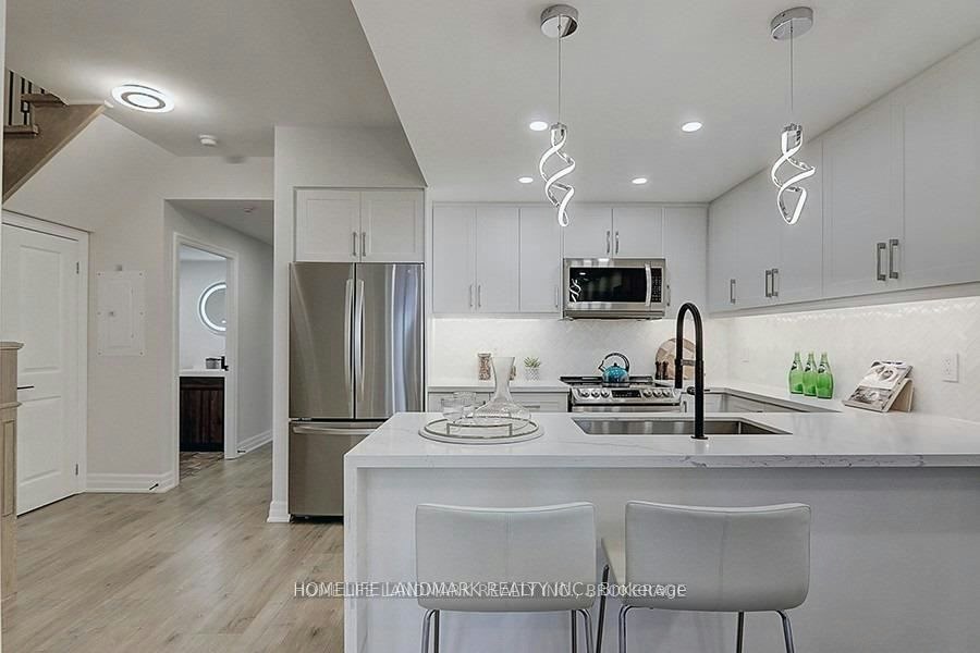 912-8110 Birchmount Road, Markham, ON, L6G 0E3 - 4