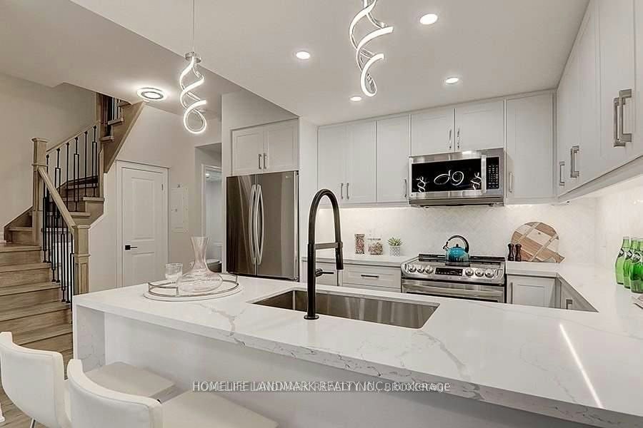 912-8110 Birchmount Road, Markham, ON, L6G 0E3 - 5