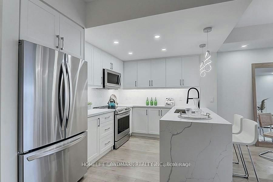 912-8110 Birchmount Road, Markham, ON, L6G 0E3 - 2