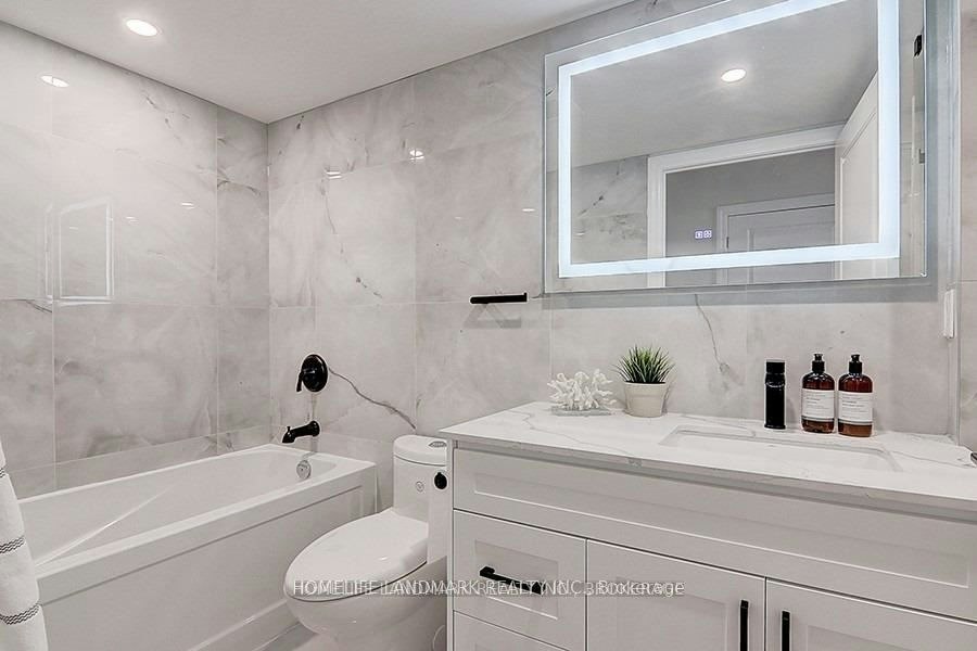 912-8110 Birchmount Road, Markham, ON, L6G 0E3 - 20
