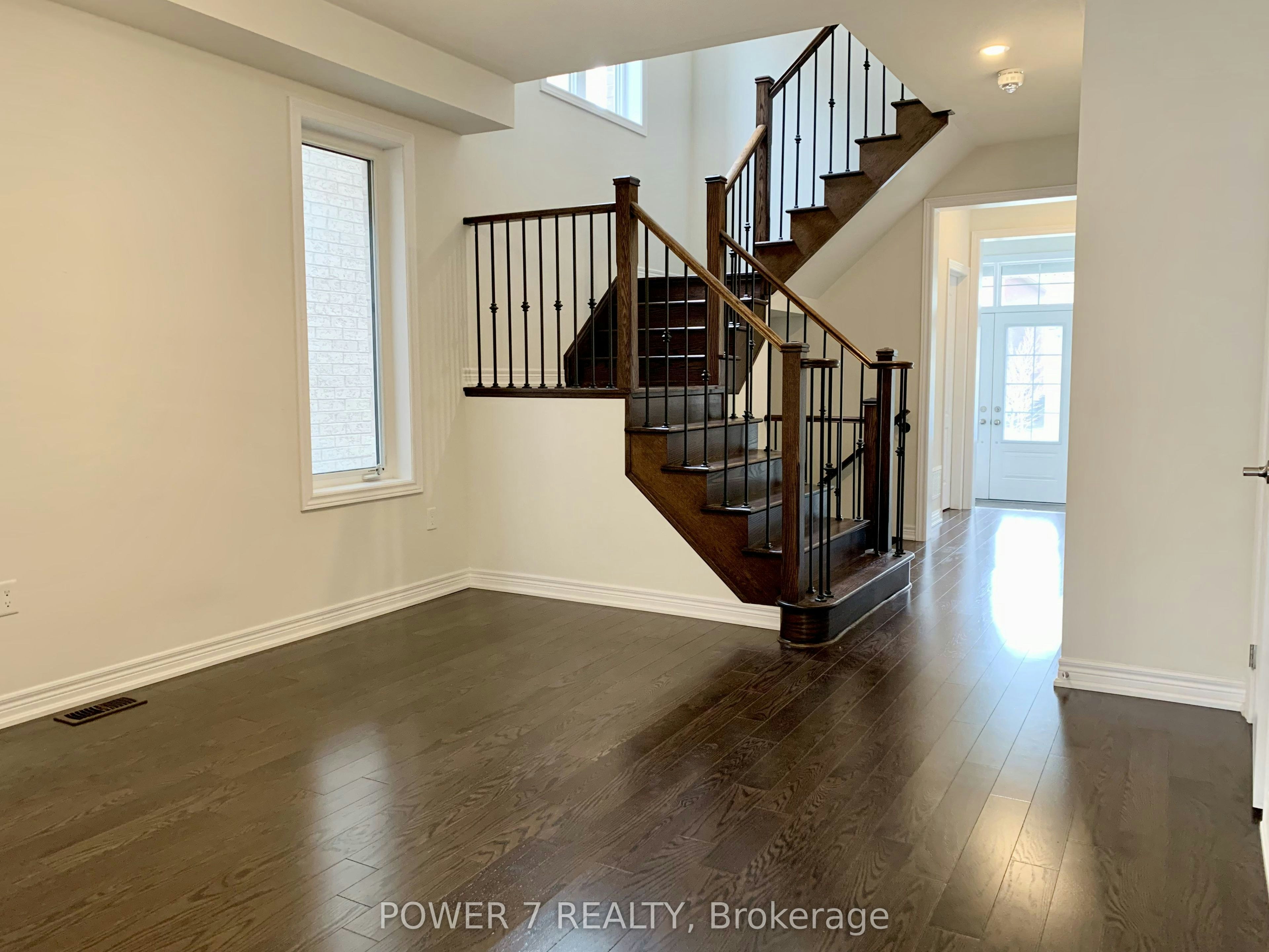 3 Falconridge Terrace, East Gwillimbury, ON, L9N 0R2 - 4