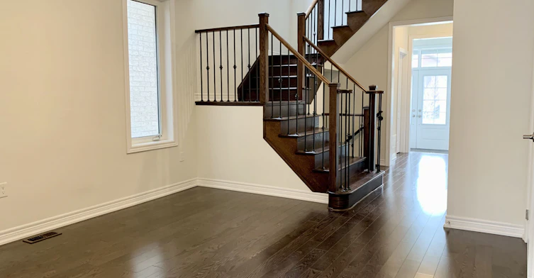 3 Falconridge Terrace, East Gwillimbury, ON, L9N 0R2 - 4