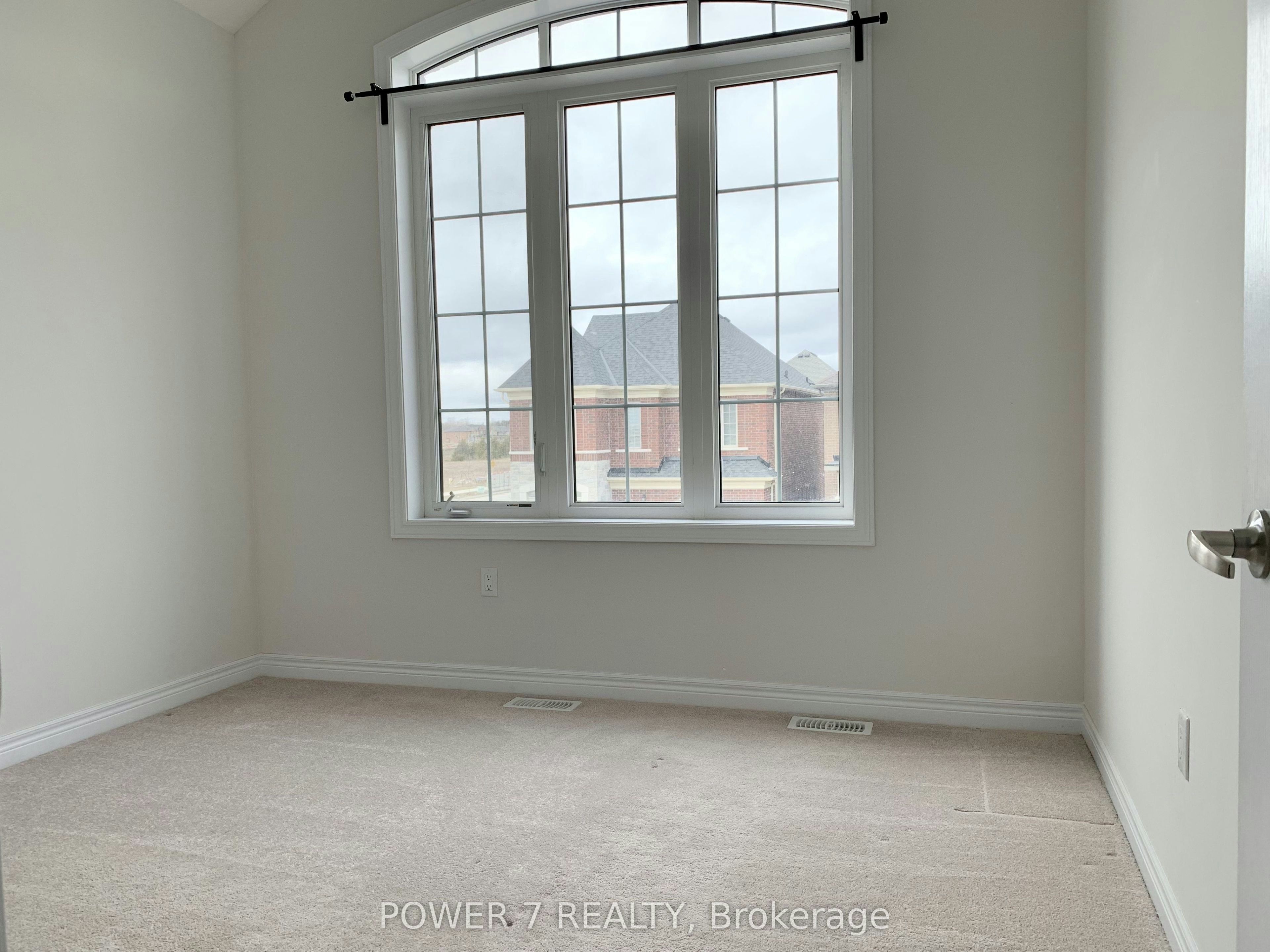 3 Falconridge Terrace, East Gwillimbury, ON, L9N 0R2 - 11