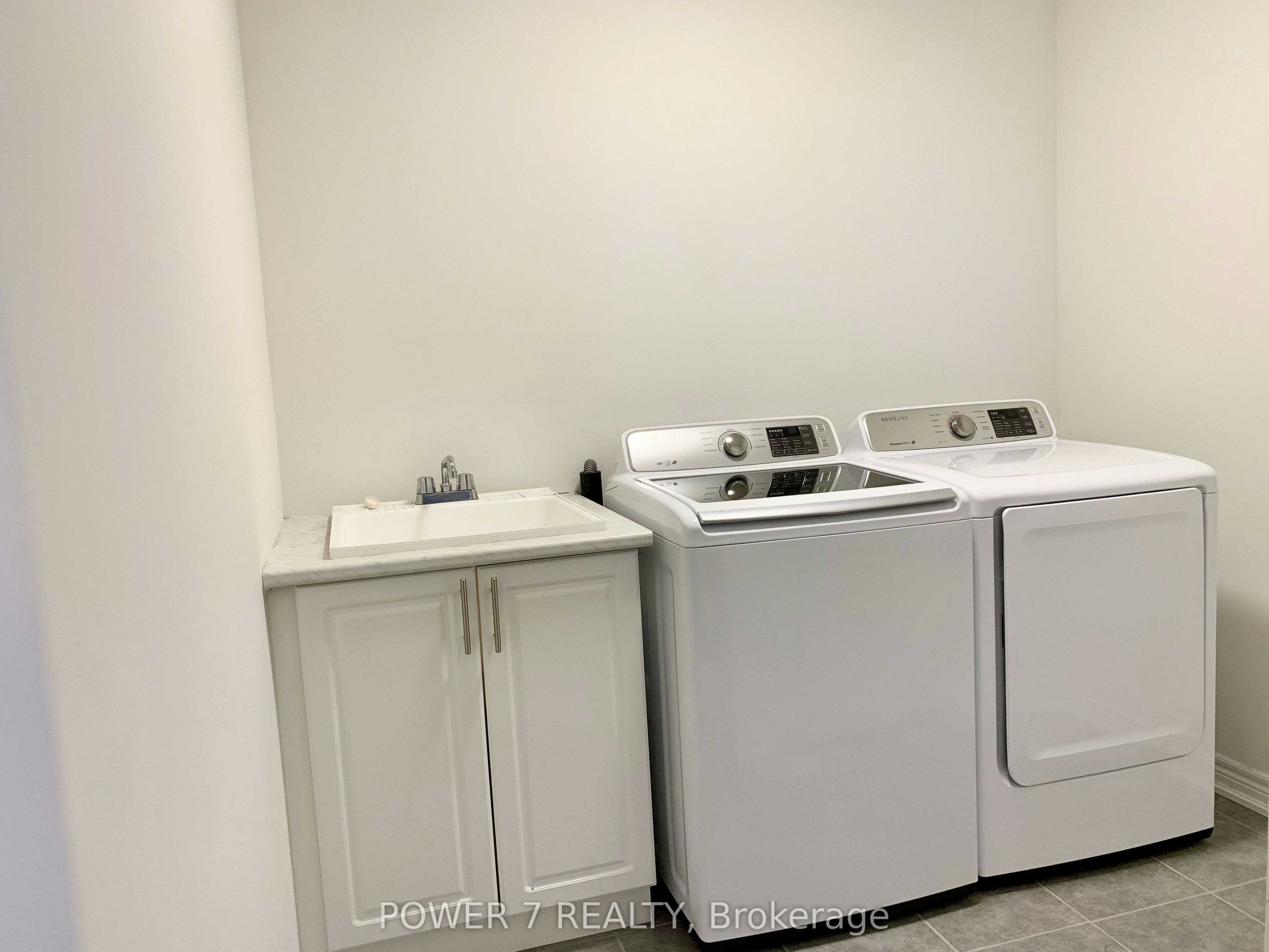3 Falconridge Terrace, East Gwillimbury, ON, L9N 0R2 - 9