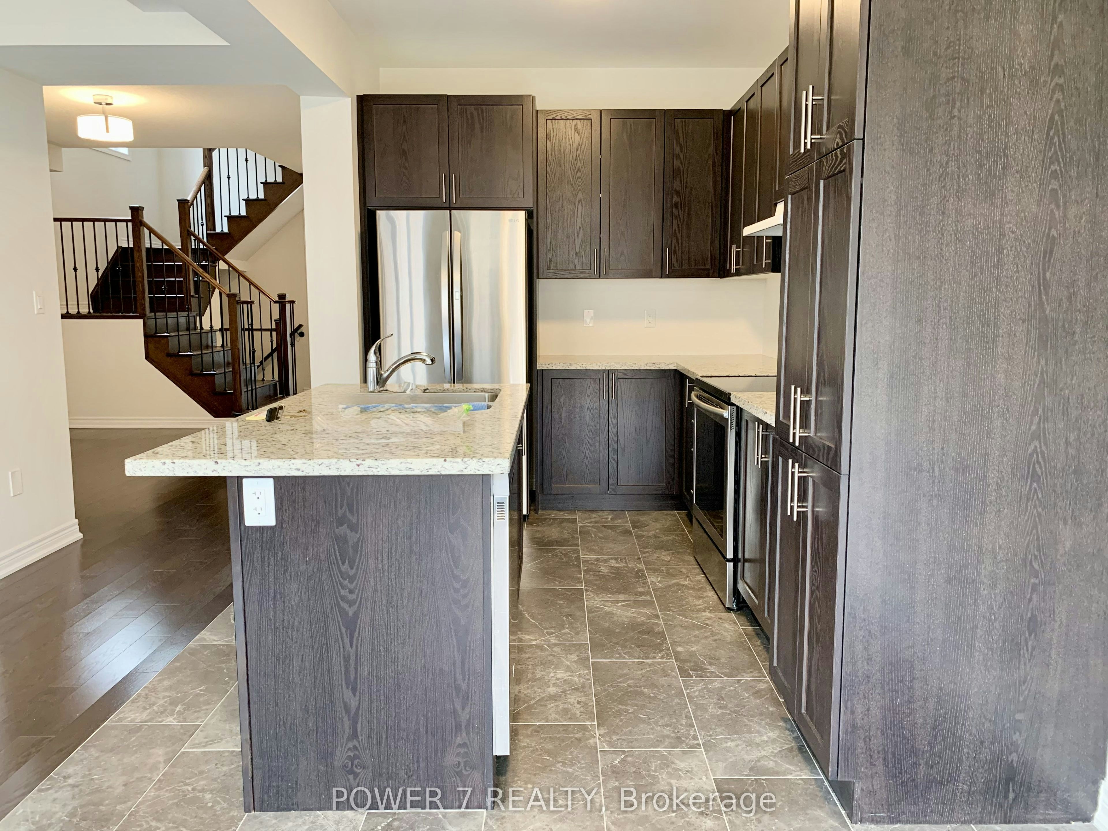 3 Falconridge Terrace, East Gwillimbury, ON, L9N 0R2 - 8