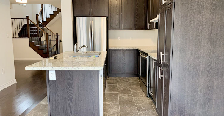 3 Falconridge Terrace, East Gwillimbury, ON, L9N 0R2 - 8