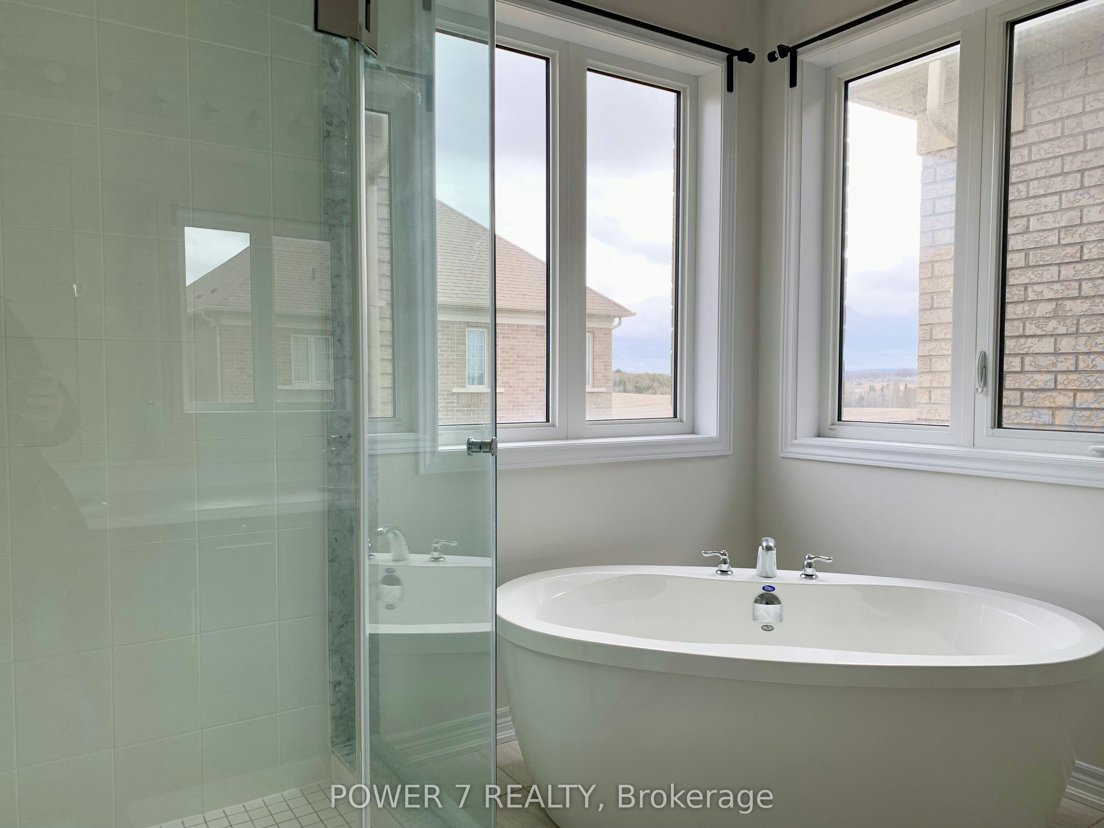 3 Falconridge Terrace, East Gwillimbury, ON, L9N 0R2 - 19