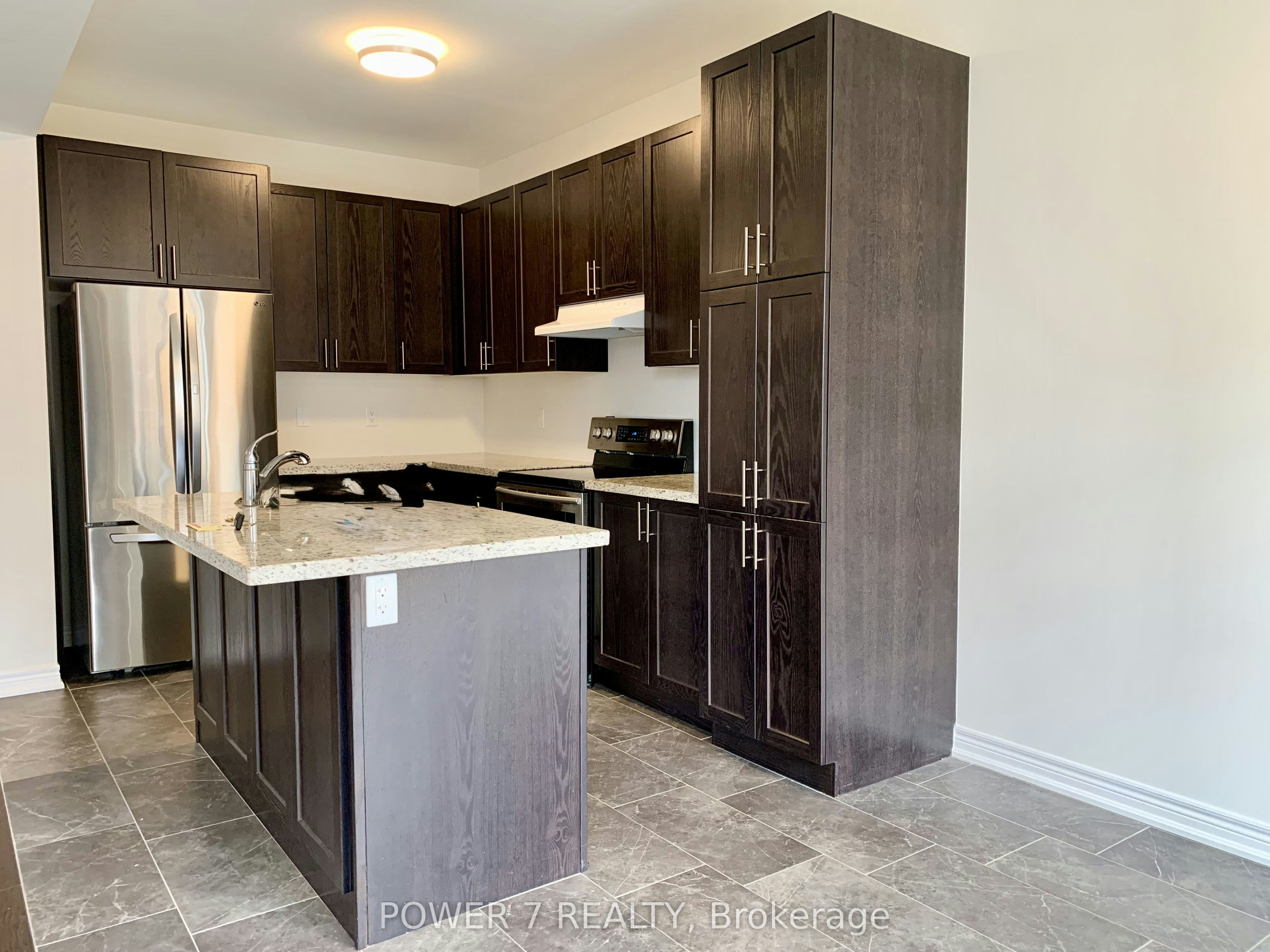 3 Falconridge Terrace, East Gwillimbury, ON, L9N 0R2 - 6