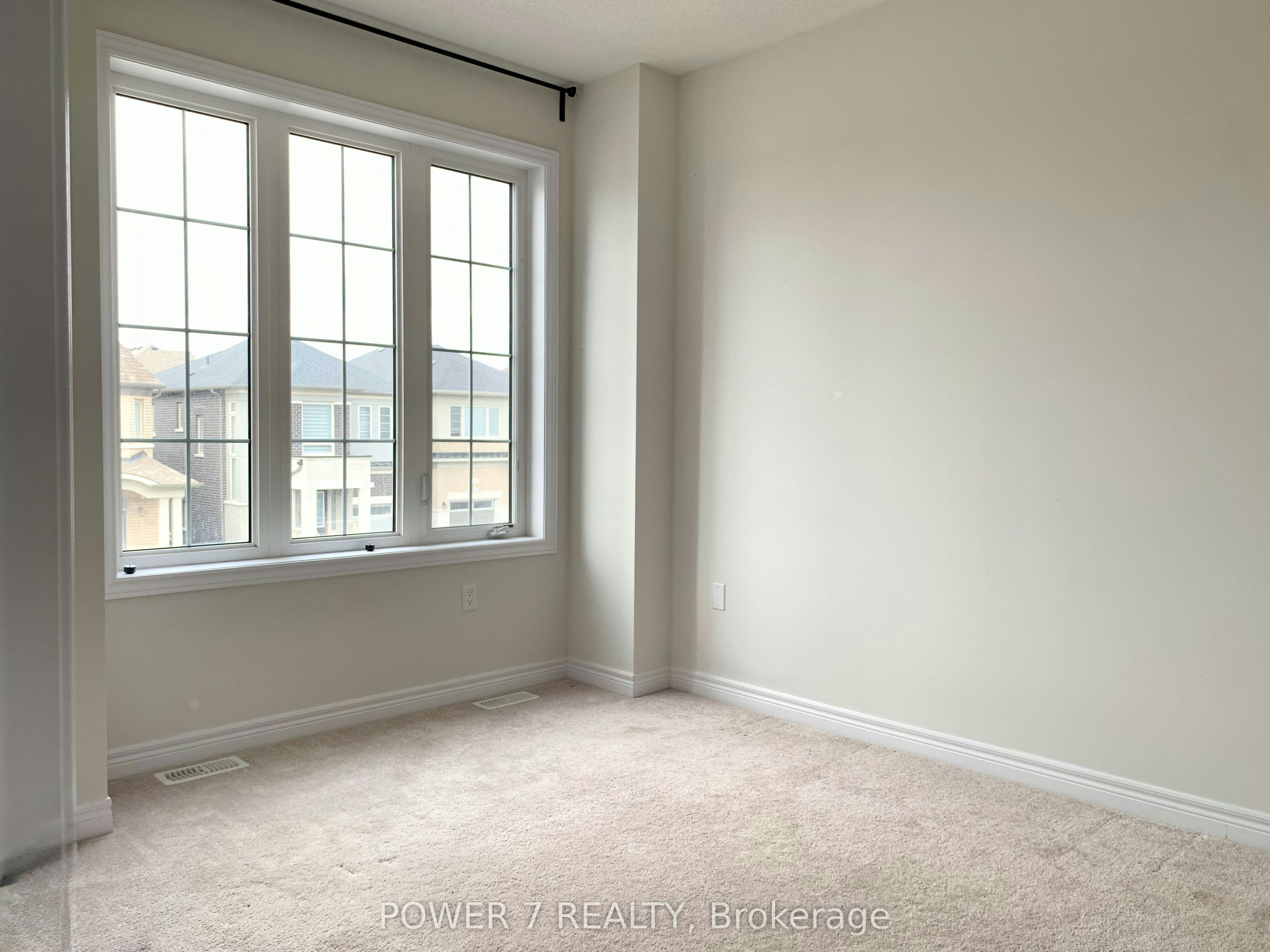 3 Falconridge Terrace, East Gwillimbury, ON, L9N 0R2 - 12