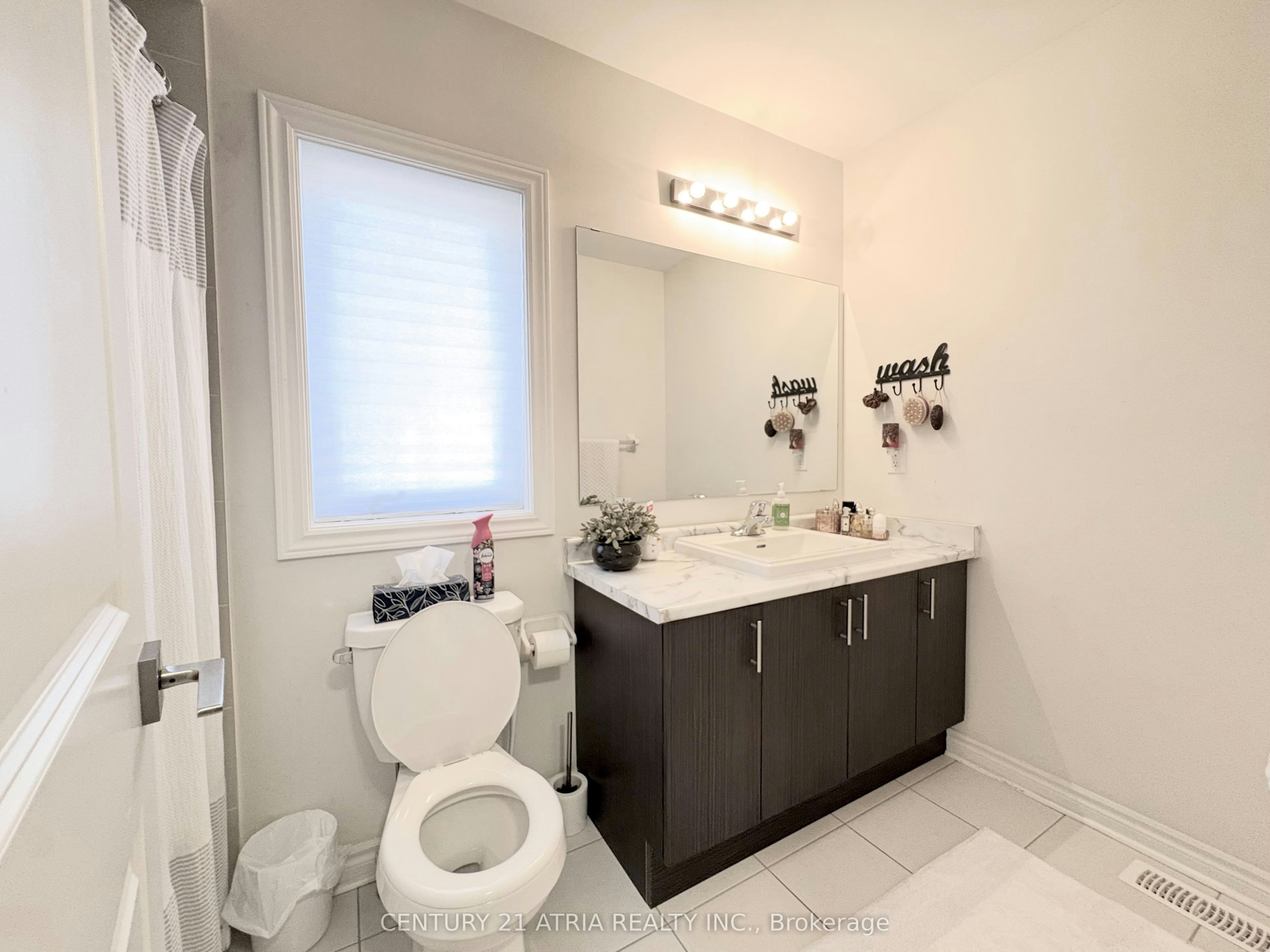 62 Gordon Circle, Newmarket, ON, L3Y 0C9 - 9