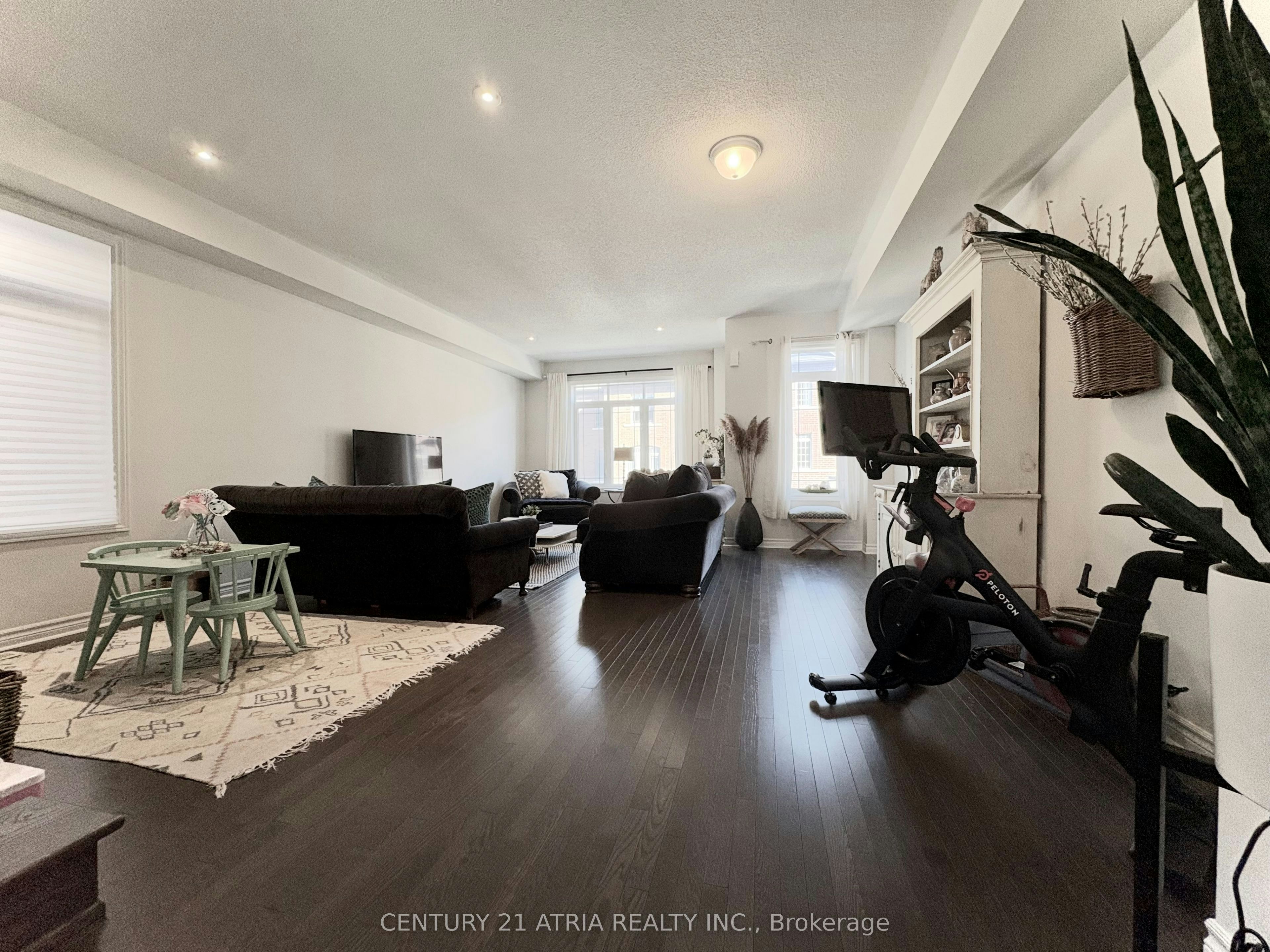 62 Gordon Circle, Newmarket, ON, L3Y 0C9 - 3