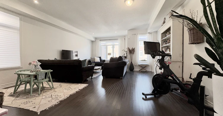 62 Gordon Circle, Newmarket, ON, L3Y 0C9 - 3