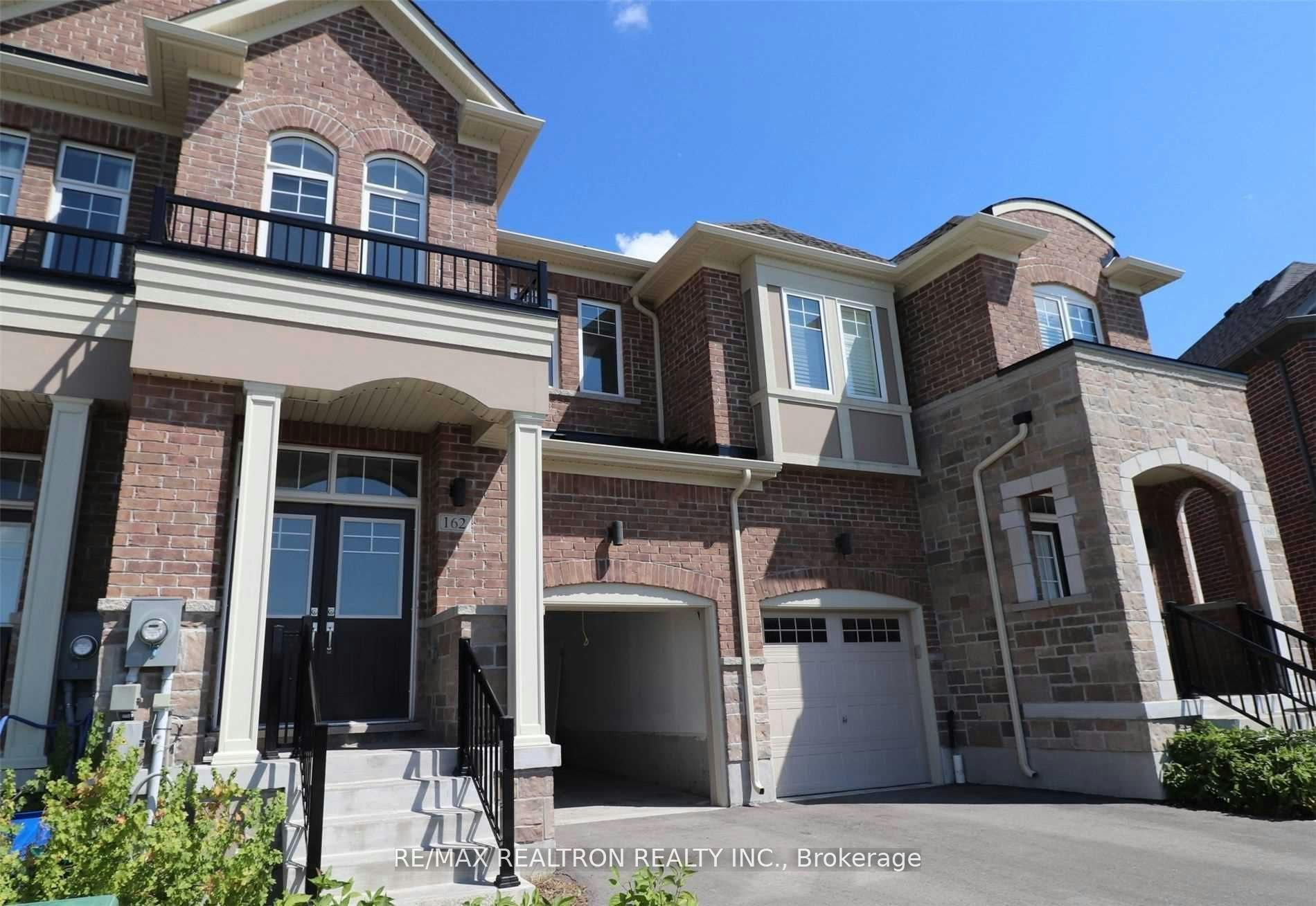 162 Harding Park Street, Newmarket, ON, L3Y 0E4 - 2