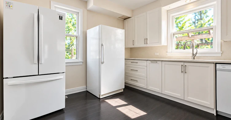 Main Unit-21 Yongeview Avenue, Richmond Hill, ON, L4C 7A3 - 4