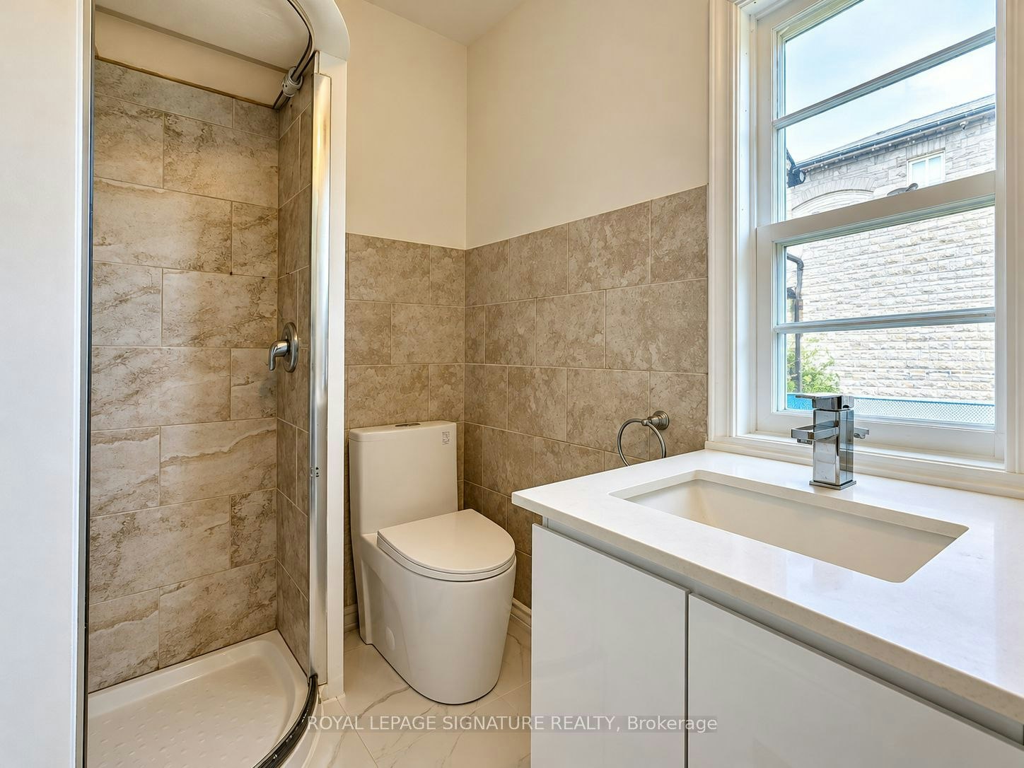 Main Unit-21 Yongeview Avenue, Richmond Hill, ON, L4C 7A3 - 6
