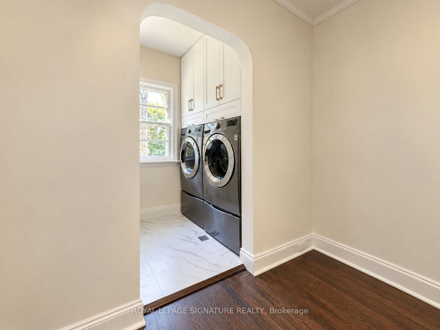 Main Unit-21 Yongeview Avenue, Richmond Hill, ON, L4C 7A3 - 5