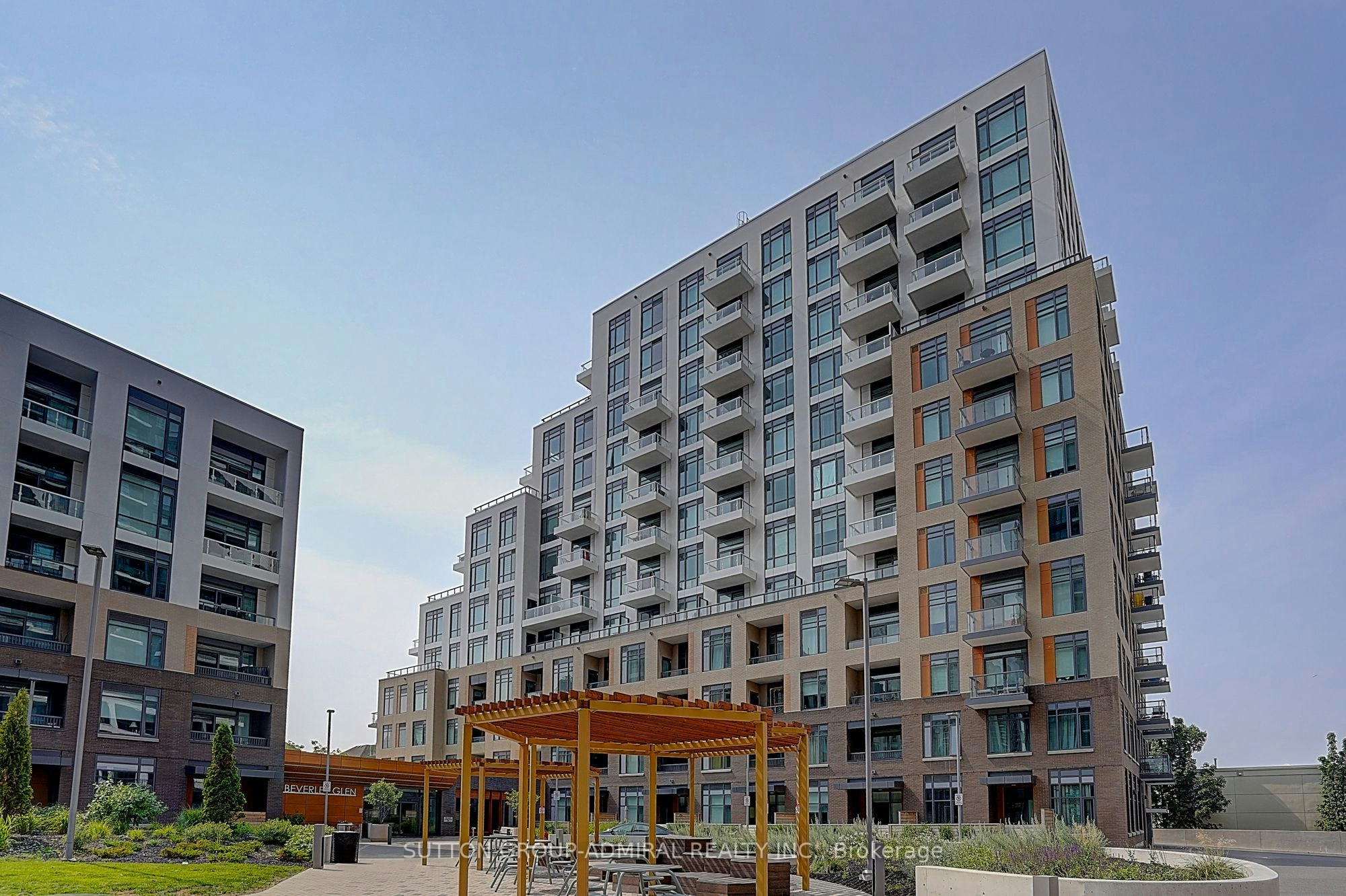 712-8 Beverley Glen Boulevard, Vaughan, ON, L4J 0L5
