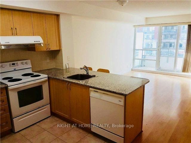 310-55 South Town Centre Boulevard, Markham, ON, L6G 0B1 - 2
