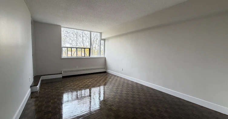 310-145 Wellington Street W, Aurora, ON, L4G 2N9 - 3