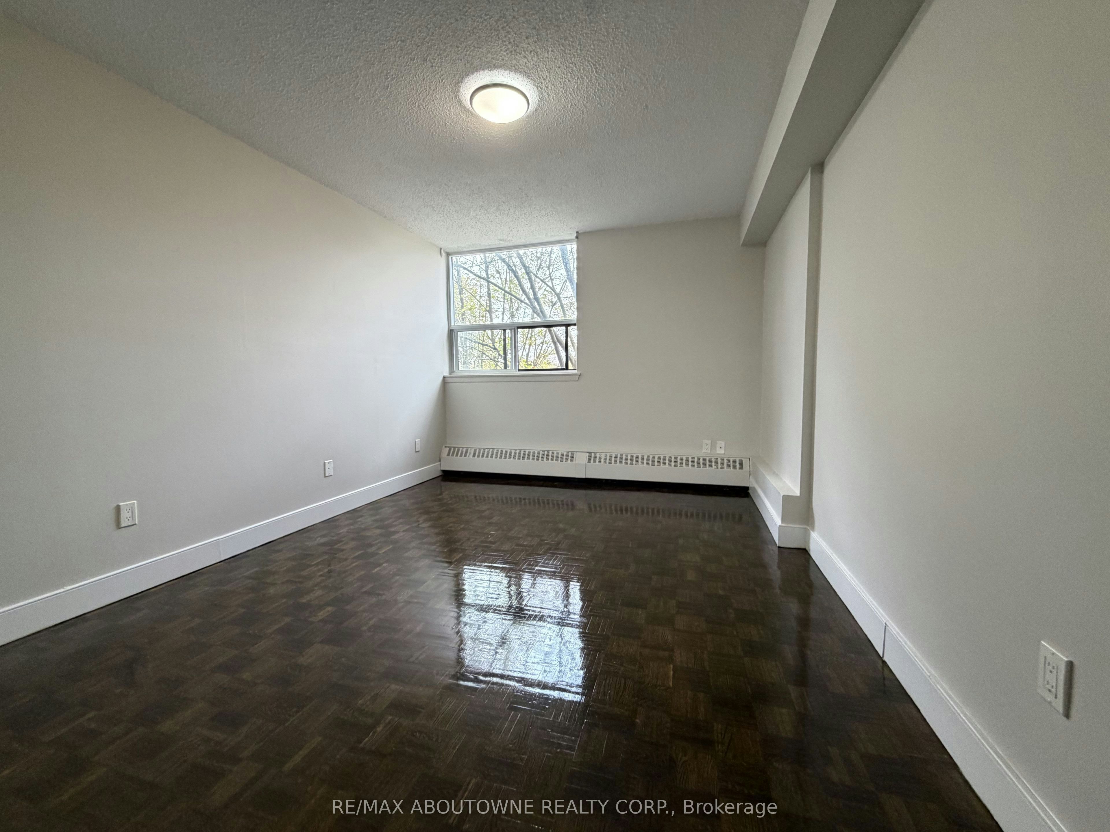 310-145 Wellington Street W, Aurora, ON, L4G 2N9 - 9