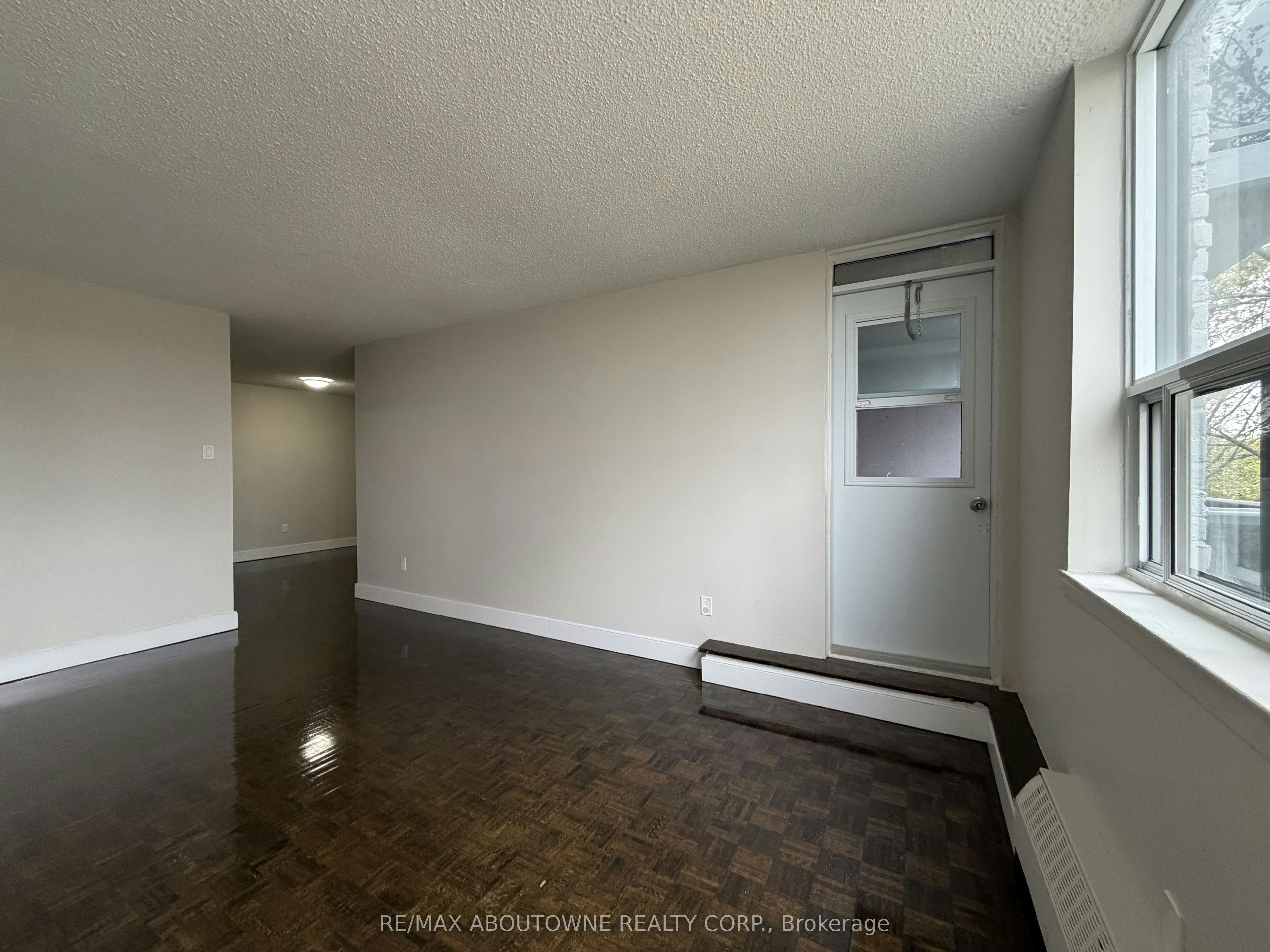 310-145 Wellington Street W, Aurora, ON, L4G 2N9 - 4