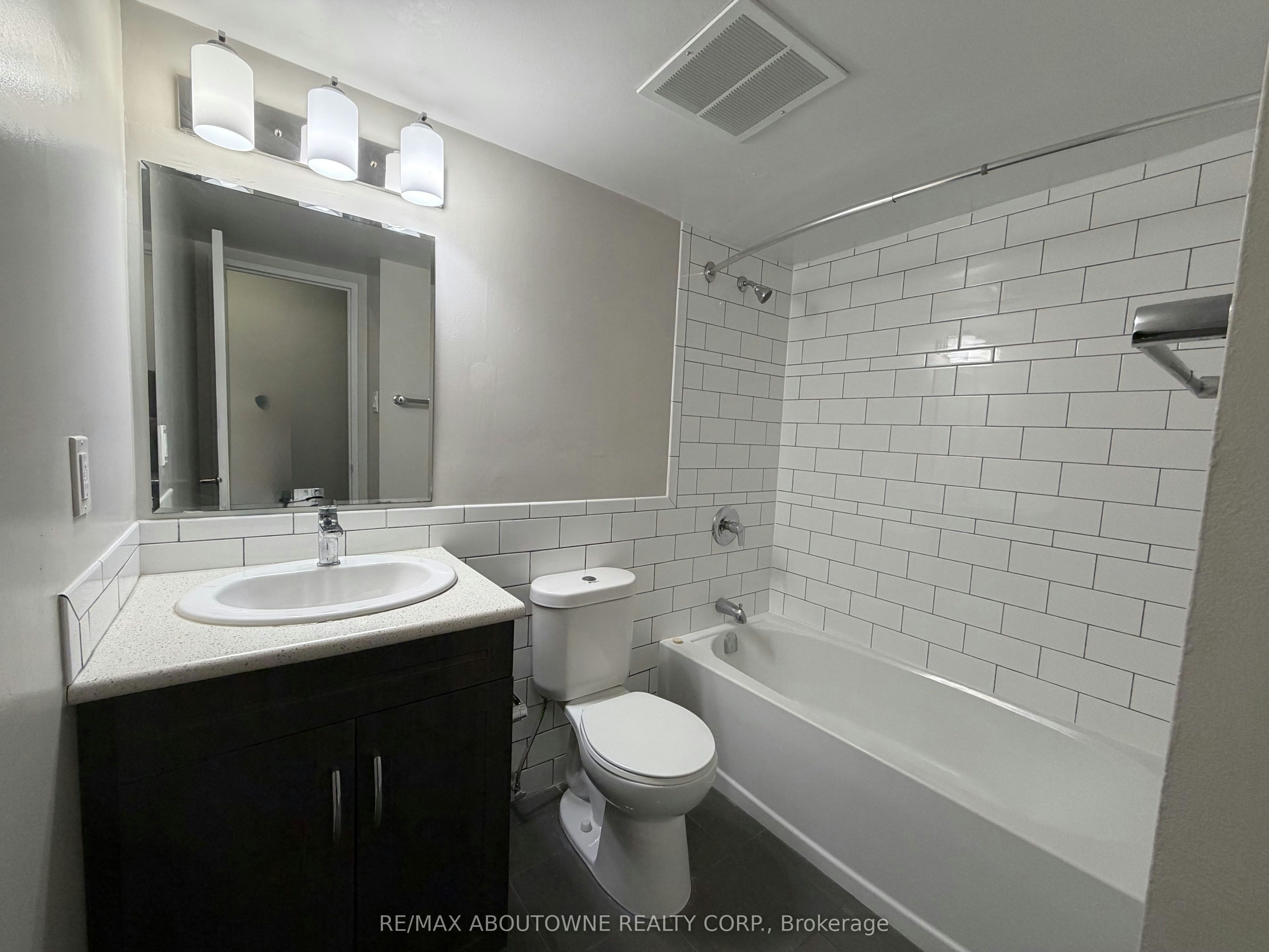 310-145 Wellington Street W, Aurora, ON, L4G 2N9 - 10