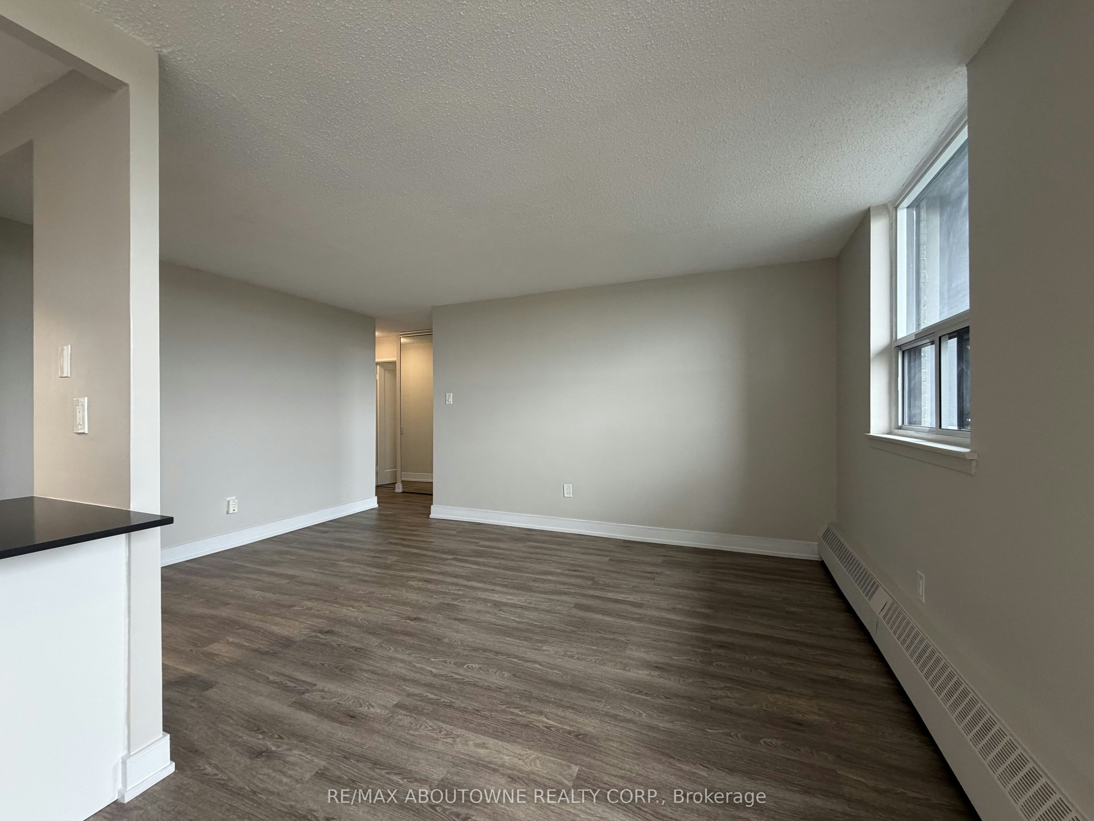 716-147 Wellington Street W, Aurora, ON, L4G 2N9 - 8