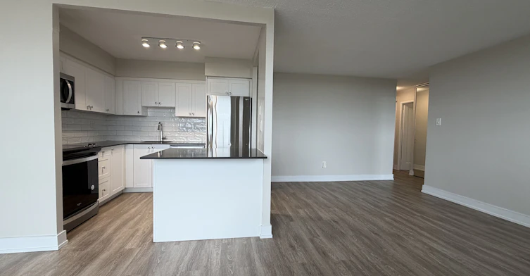 716-147 Wellington Street W, Aurora, ON, L4G 2N9 - 6