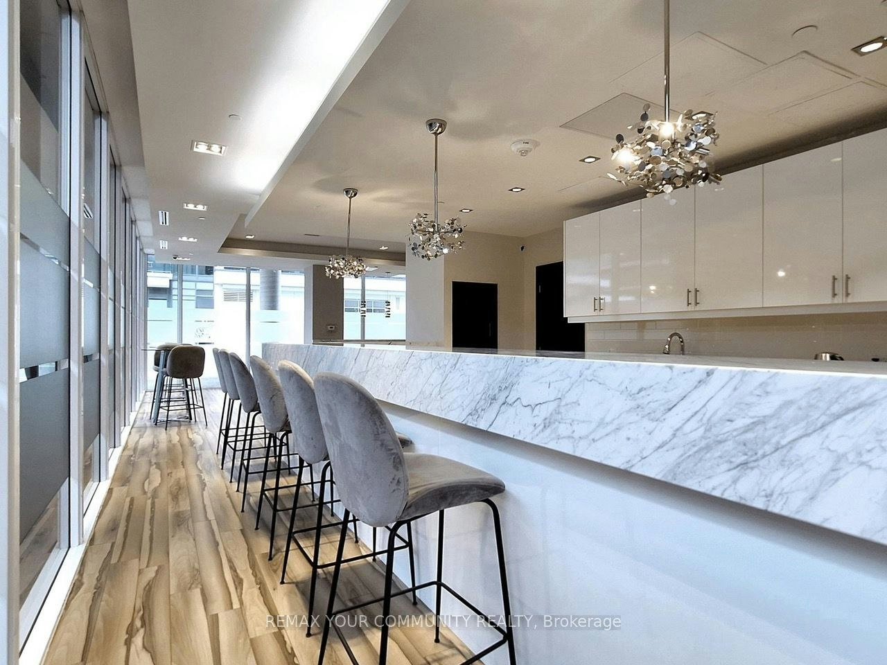 1602B-9600 Yonge Street, Richmond Hill, ON, L4C 0X3 - 26