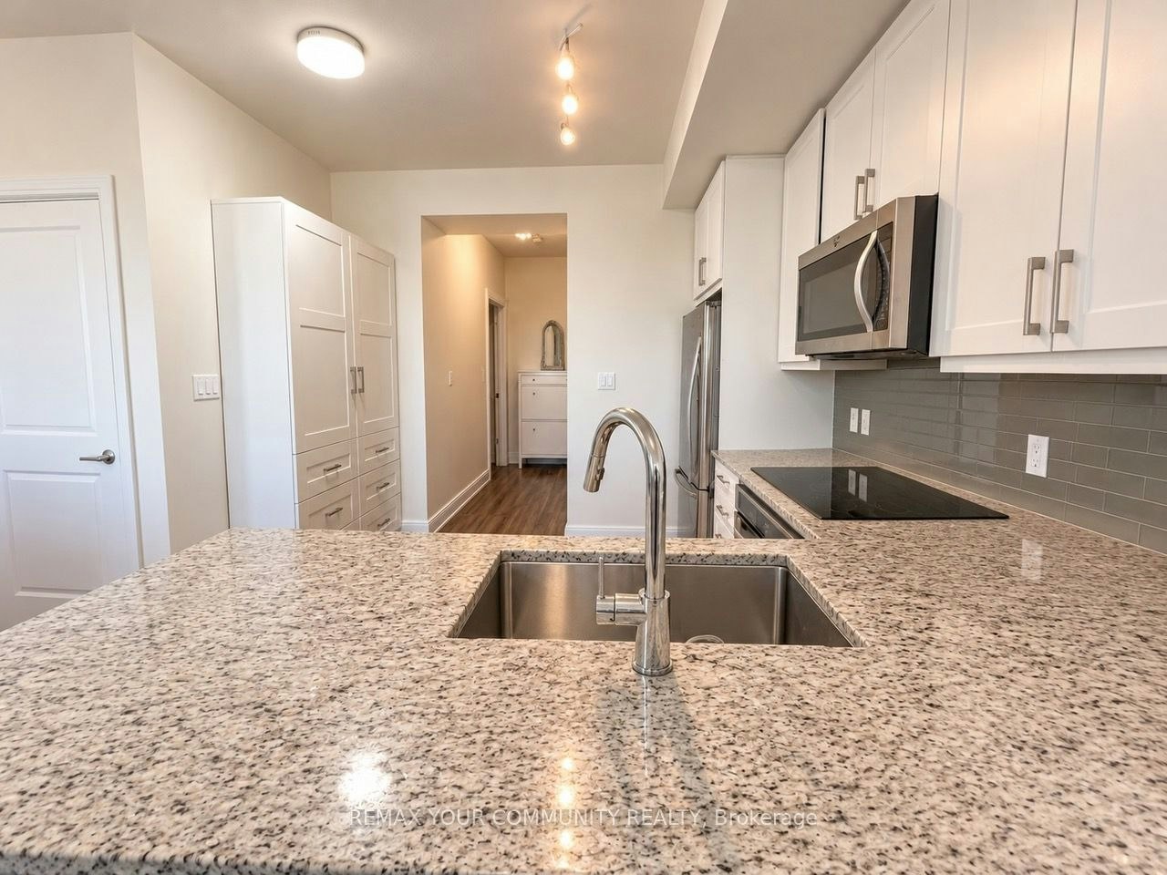 1602B-9600 Yonge Street, Richmond Hill, ON, L4C 0X3 - 14