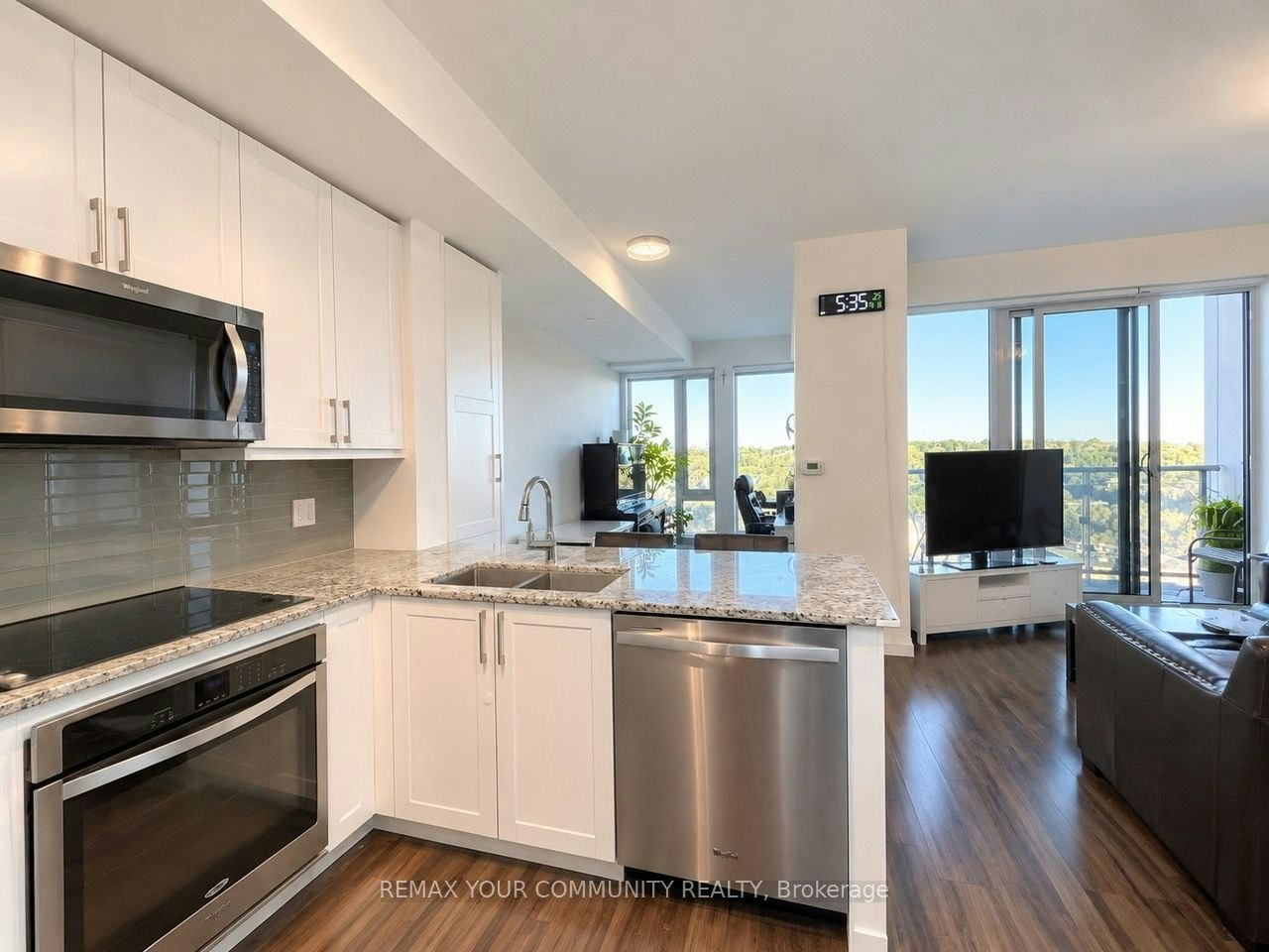 1602B-9600 Yonge Street, Richmond Hill, ON, L4C 0X3 - 11