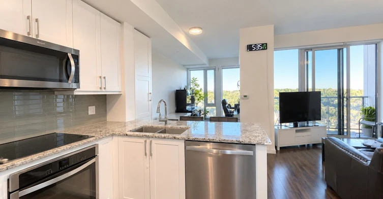 1602B-9600 Yonge Street, Richmond Hill, ON, L4C 0X3 - 11