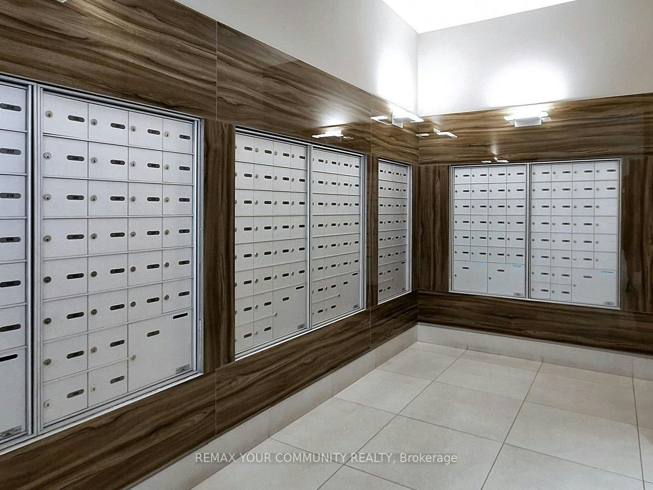 1602B-9600 Yonge Street, Richmond Hill, ON, L4C 0X3 - 32