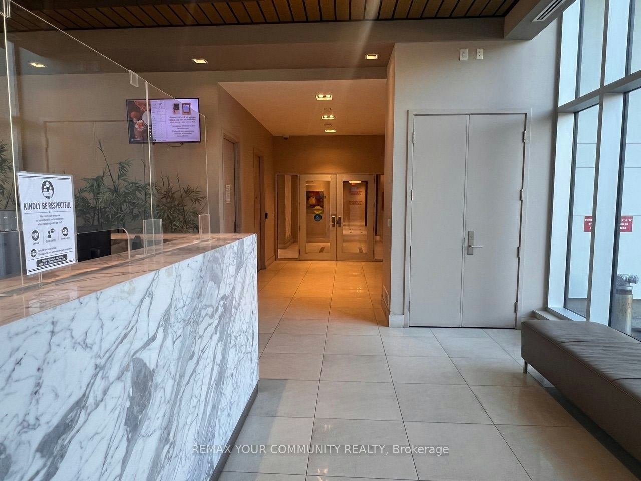 1602B-9600 Yonge Street, Richmond Hill, ON, L4C 0X3 - 3