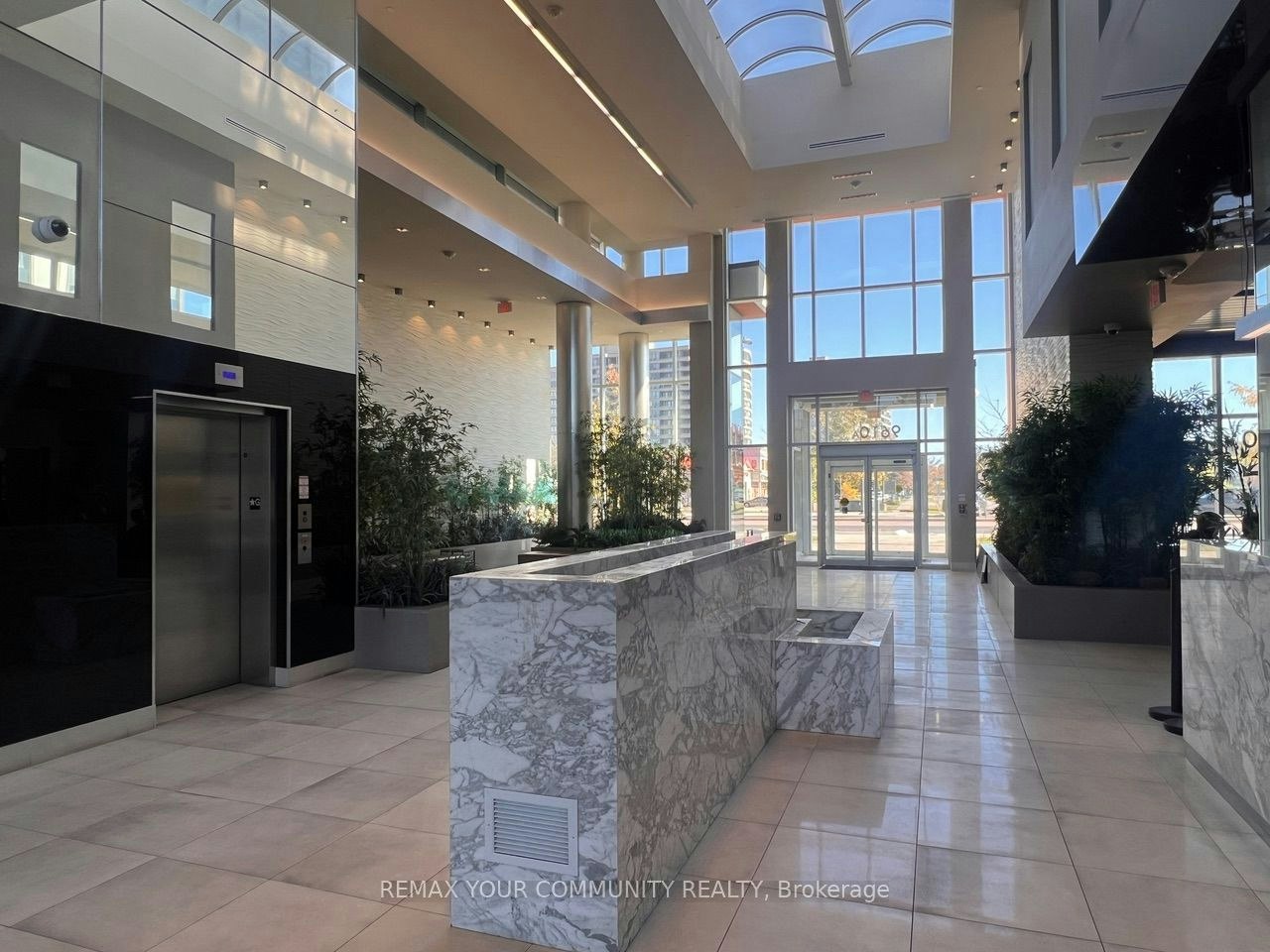 1602B-9600 Yonge Street, Richmond Hill, ON, L4C 0X3 - 2