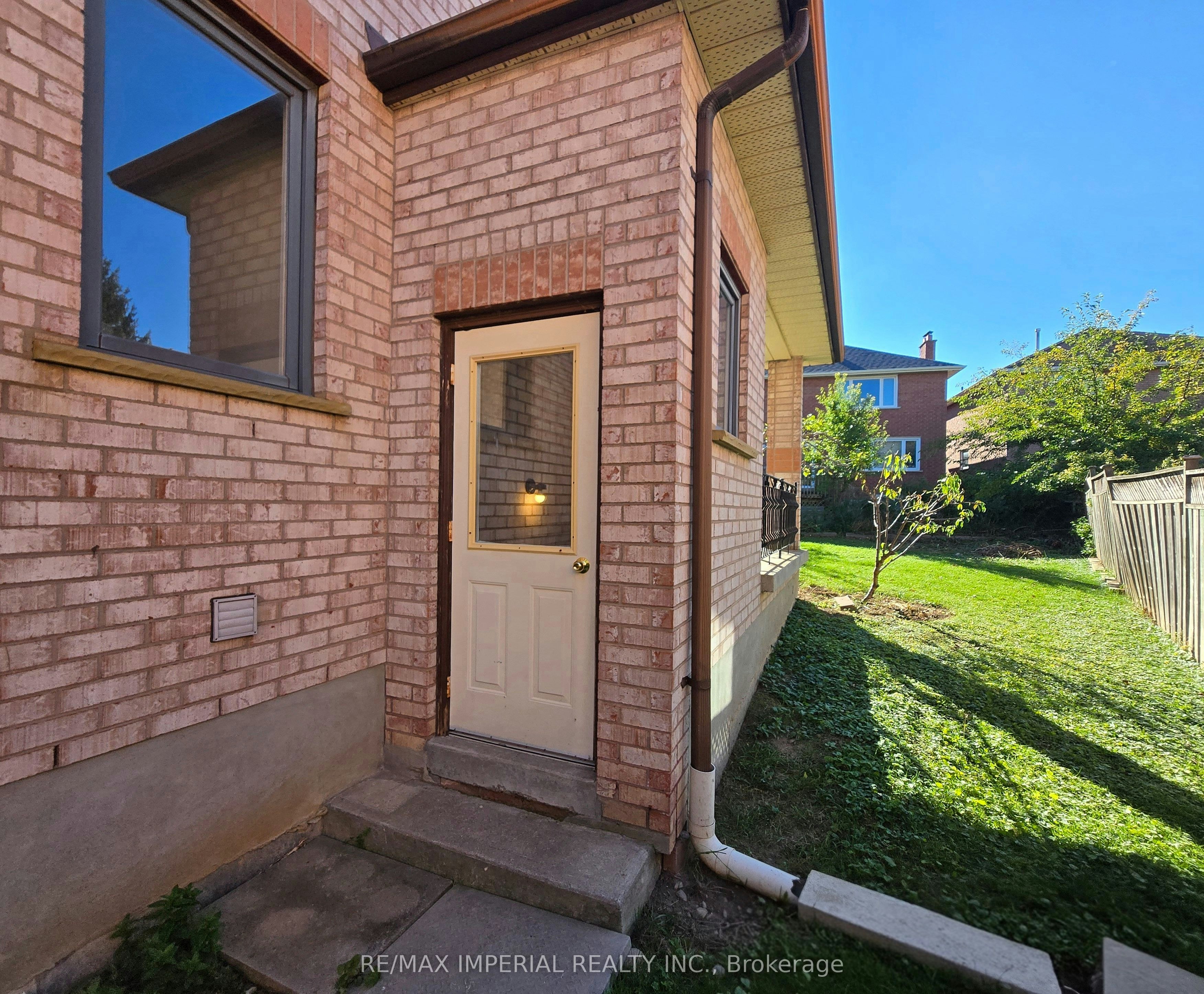 12A Mauro Court, Richmond Hill, ON, L4B 3J8 - 3