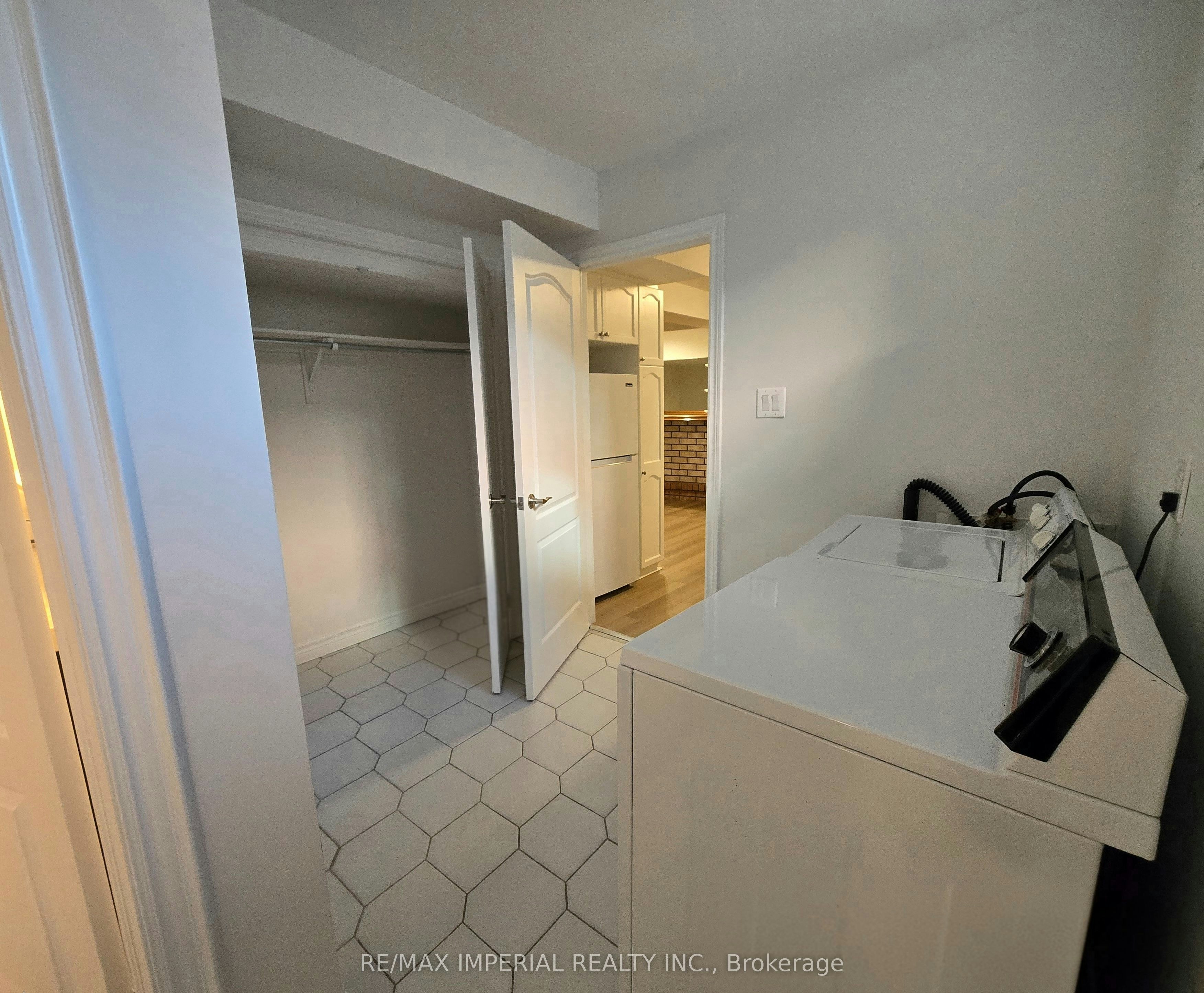 12A Mauro Court, Richmond Hill, ON, L4B 3J8 - 16