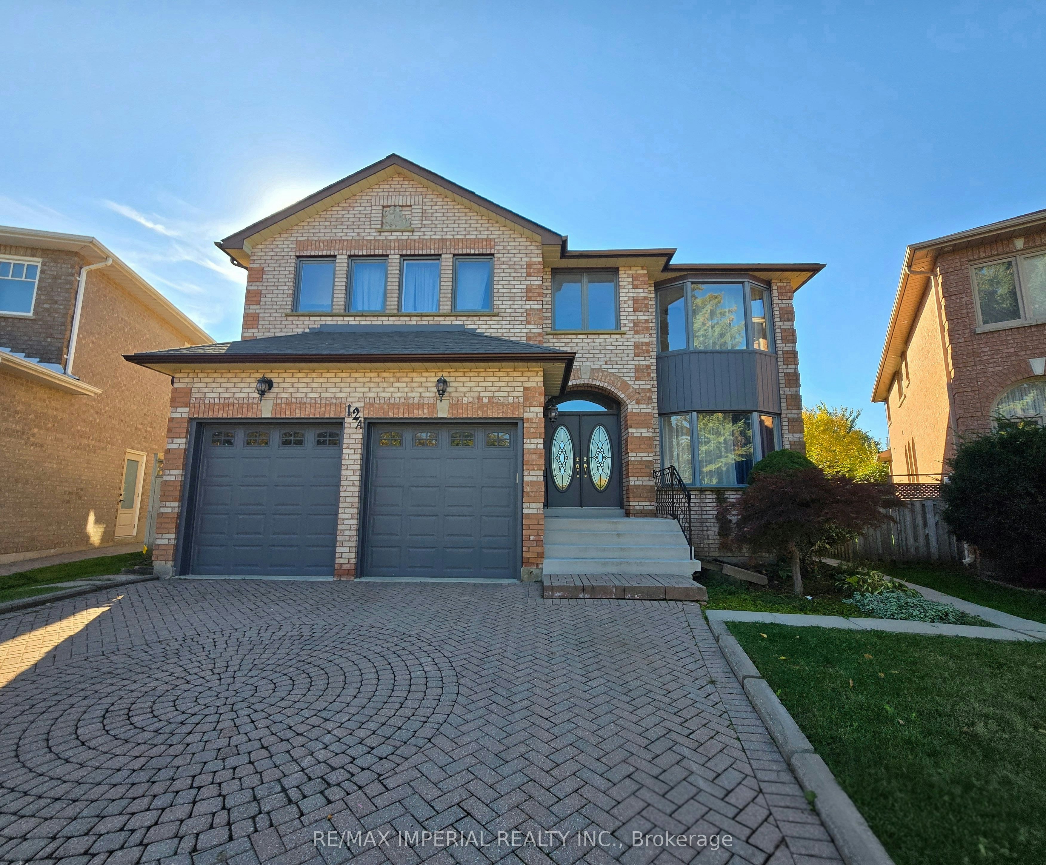 12A Mauro Court, Richmond Hill, ON, L4B 3J8