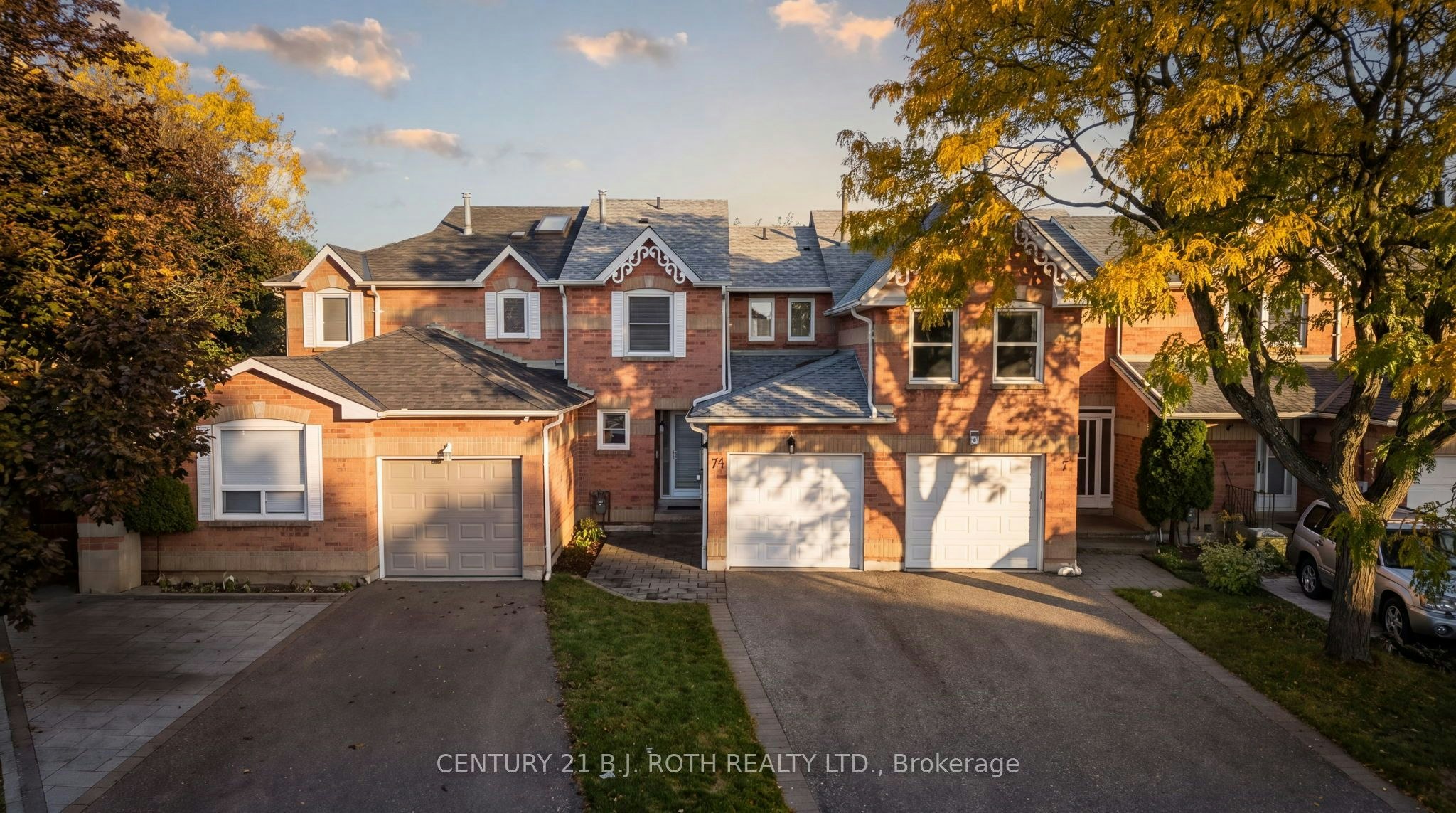 74 Ritva Court E, Richmond Hill, ON, L4C 9R4