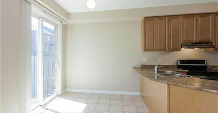 21 Pitney Avenue, Richmond Hill, ON, L4E 4Y6 - 2