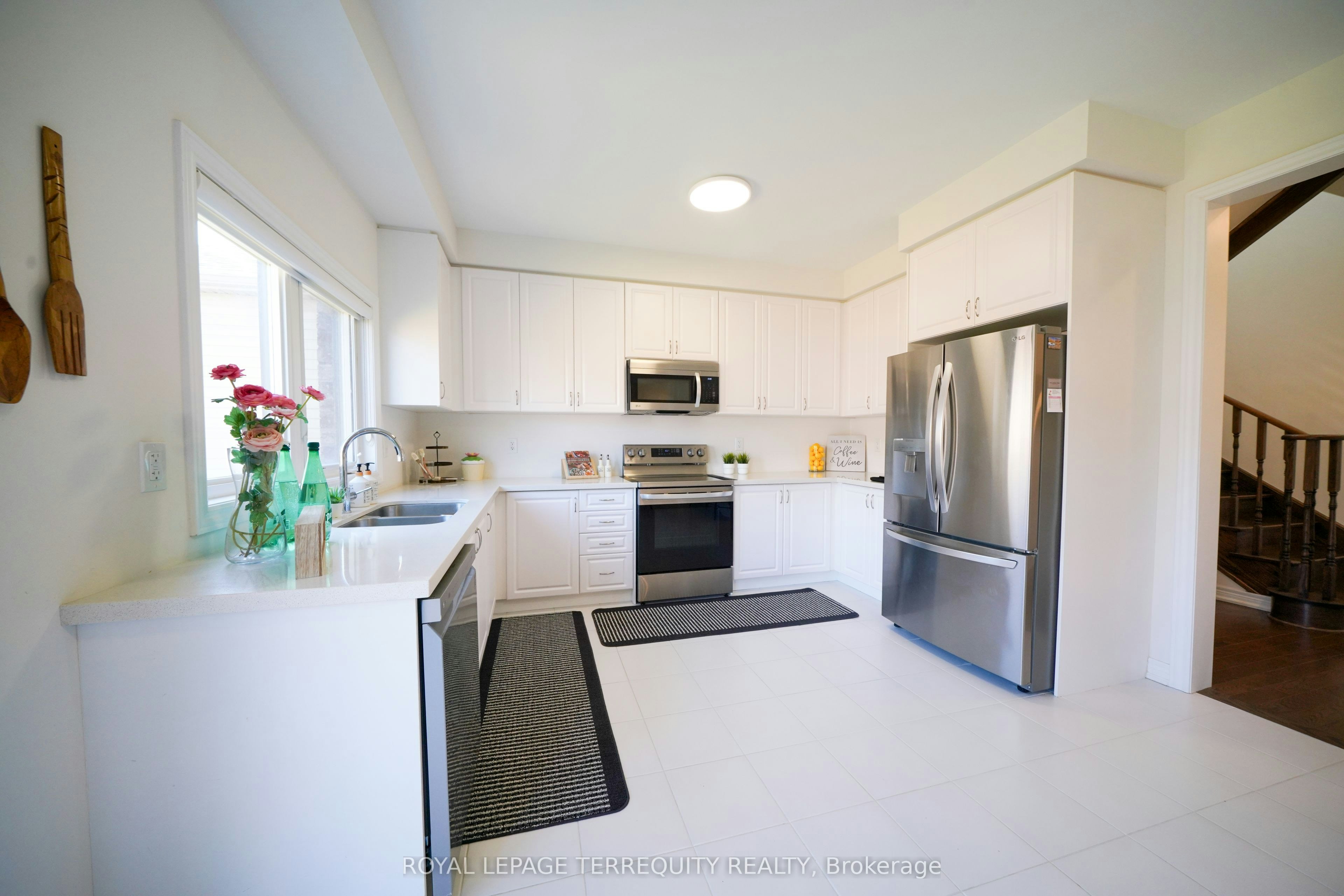 40 Pietrowski Drive, Georgina, ON, L4P 0K2 - 10