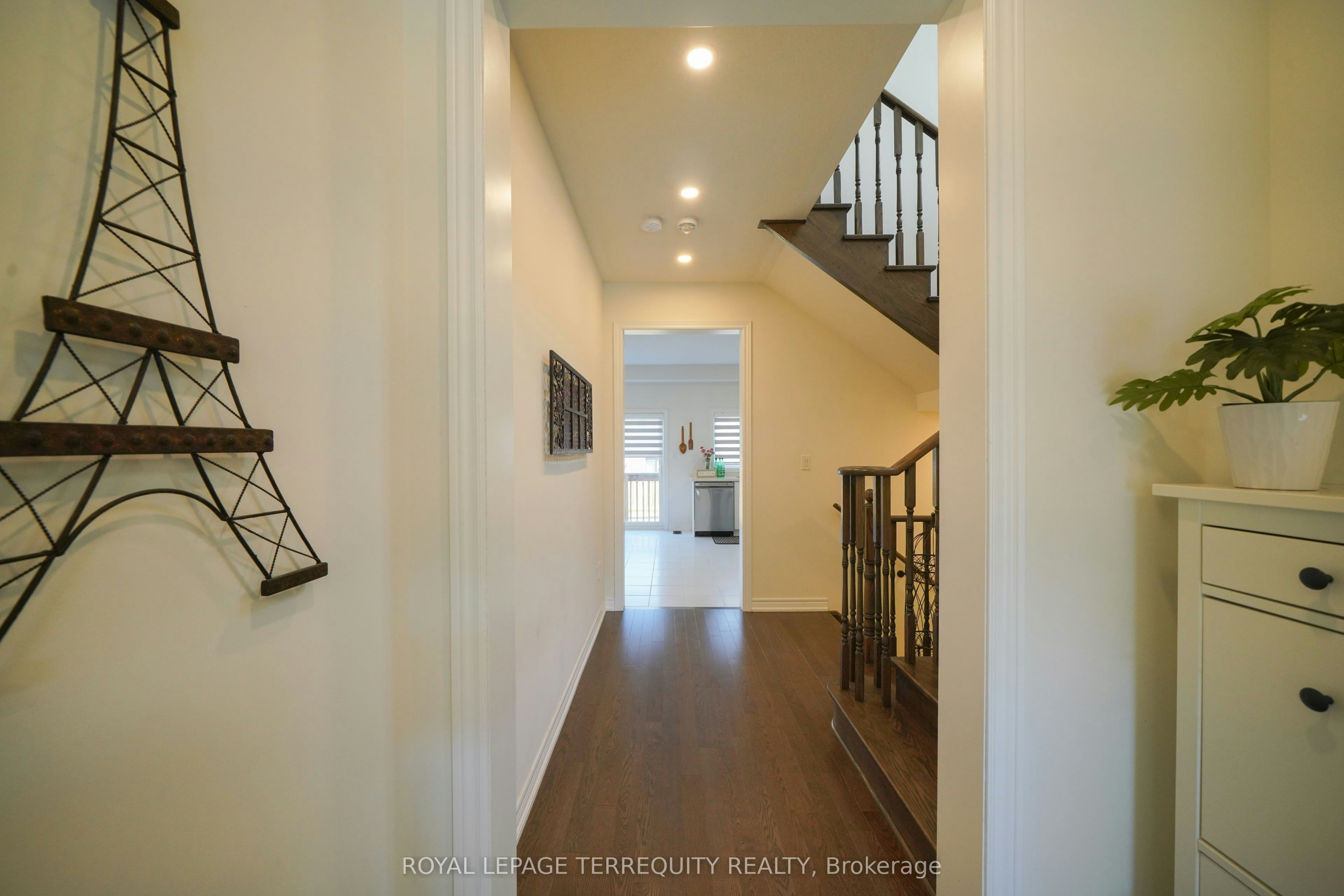 40 Pietrowski Drive, Georgina, ON, L4P 0K2 - 6